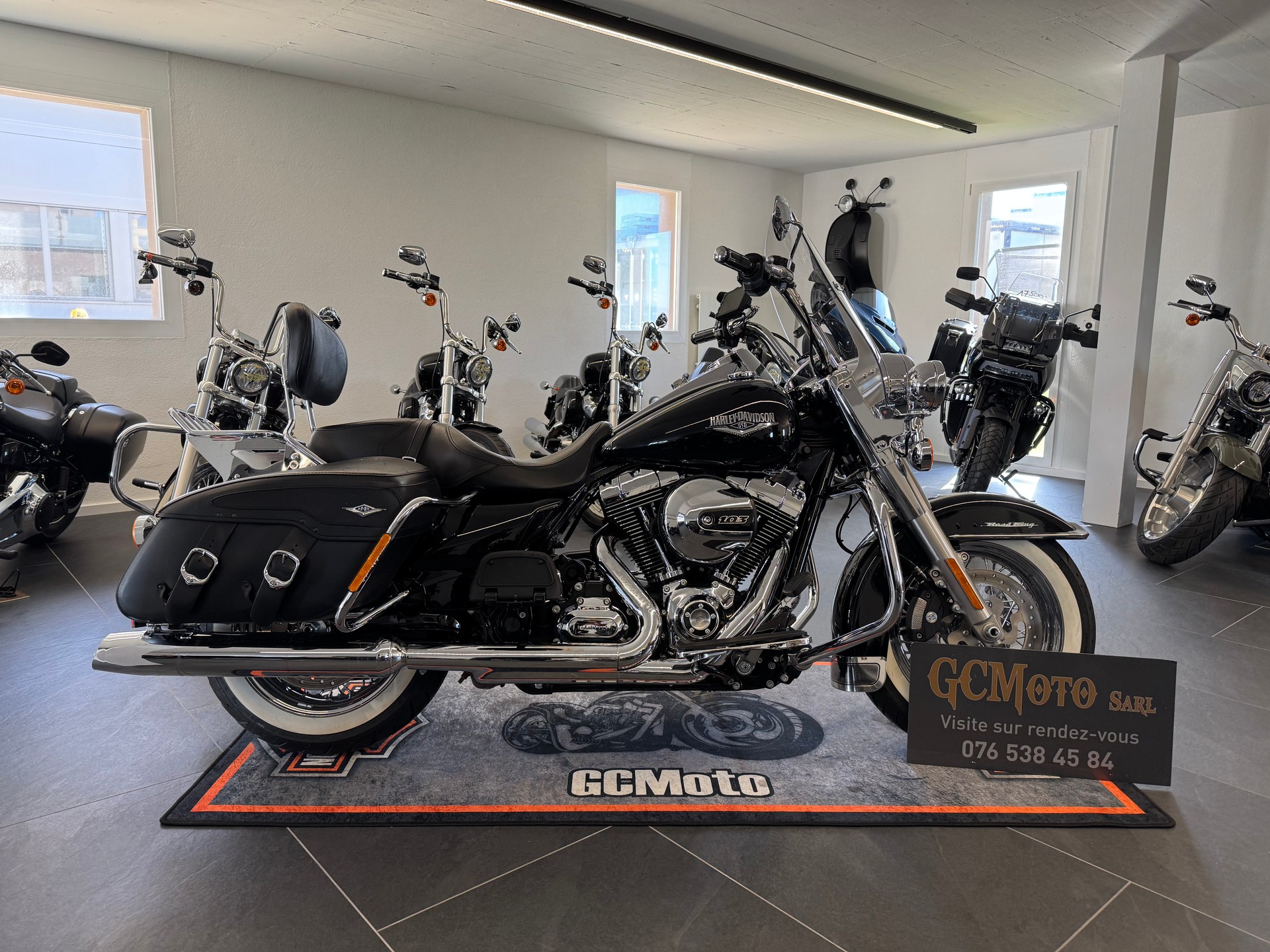 HARLEY-DAVIDSON FLHRC Road King Classic 103 ABS-image-5