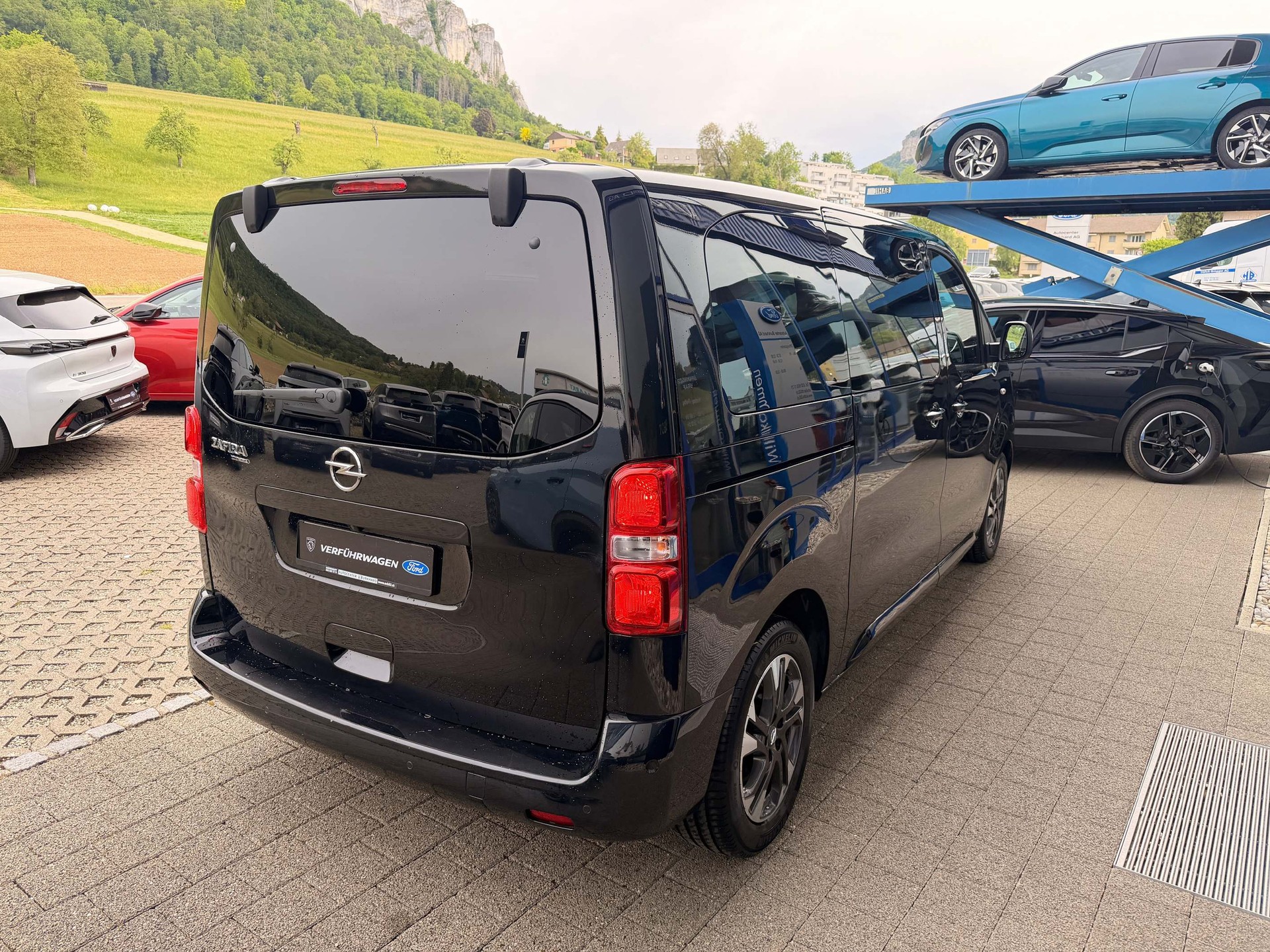 OPEL Zafira Life M 2.0 CDTI 177 Black Edition 2'300kg Anhängelast-image-4