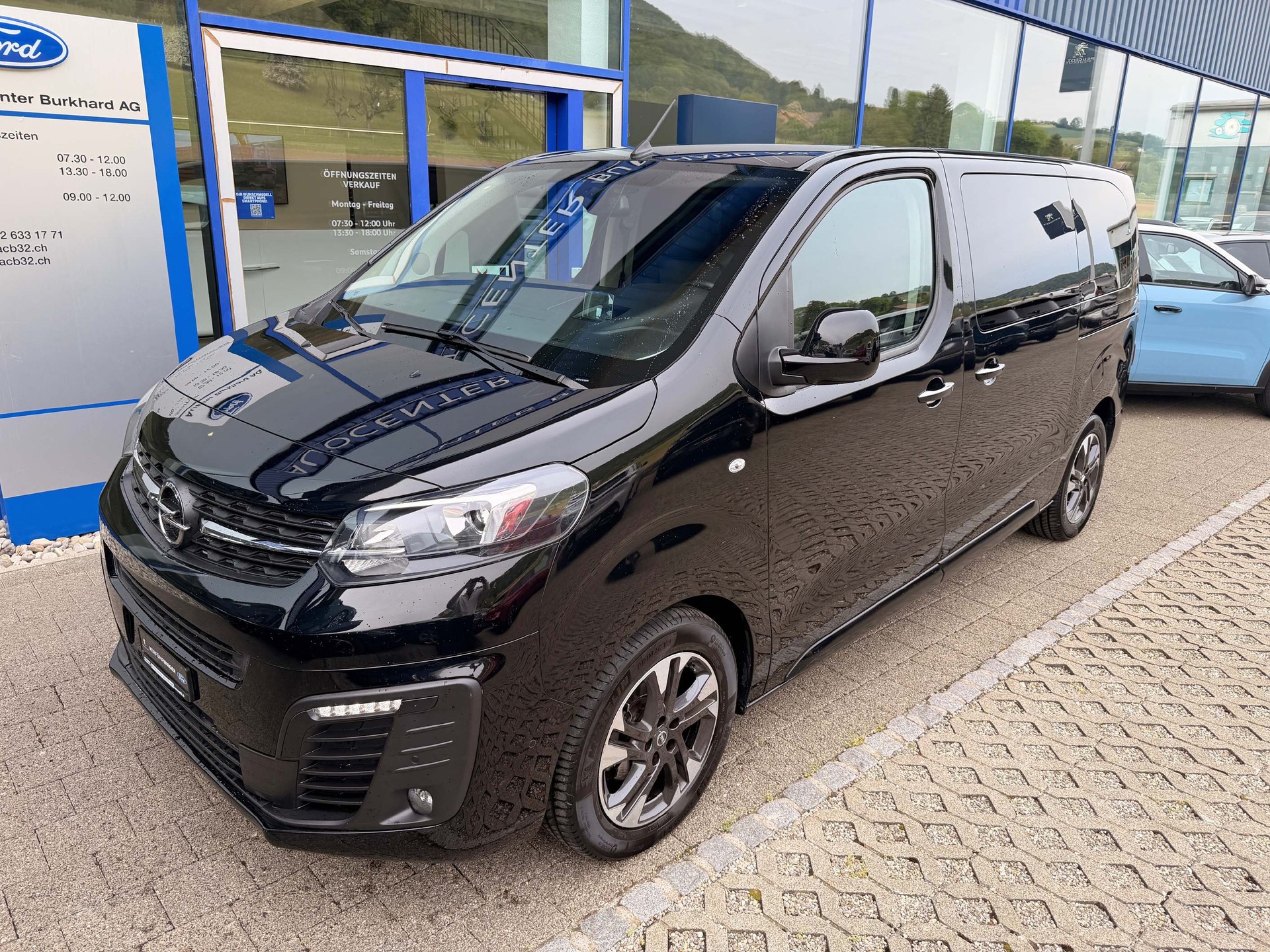 OPEL Zafira Life M 2.0 CDTI 177 Black Edition 2'300kg Anhängelast-showroom-element-1