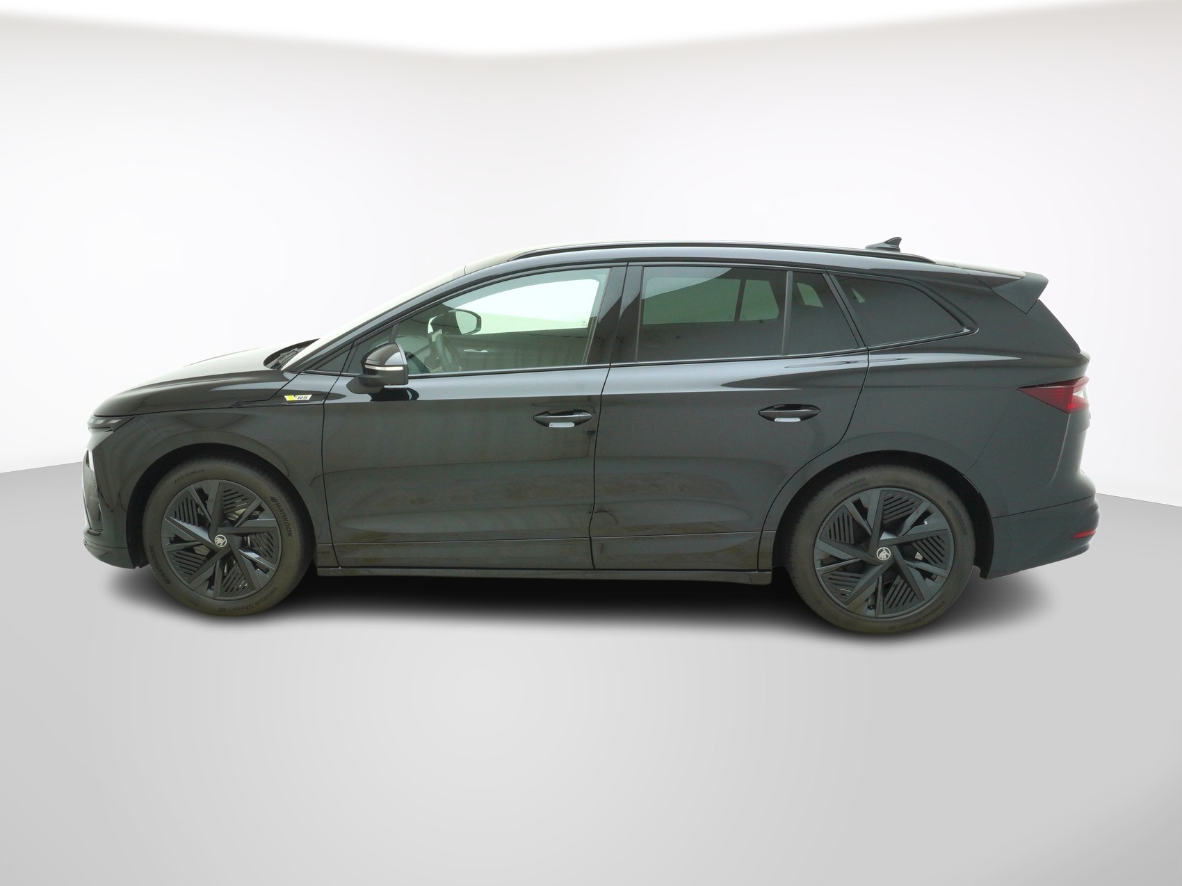 SKODA Enyaq iV RS-Lounge-showroom-element-1