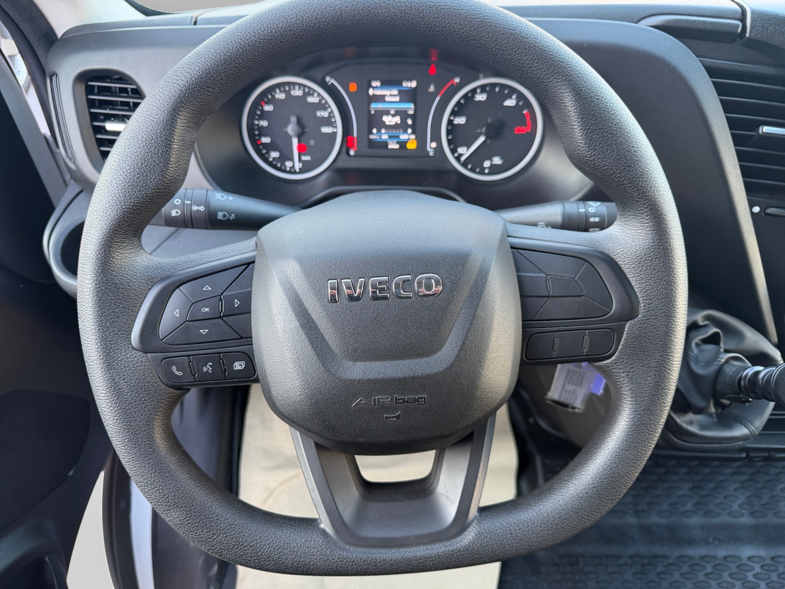 IVECO 35 C 16H-image-11