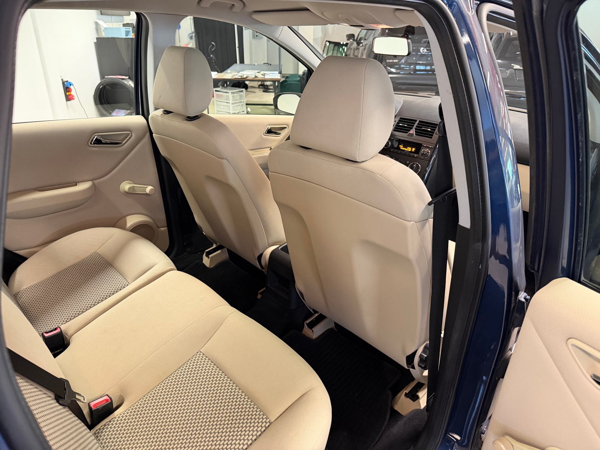 MERCEDES-BENZ A 170 Classic-image-11