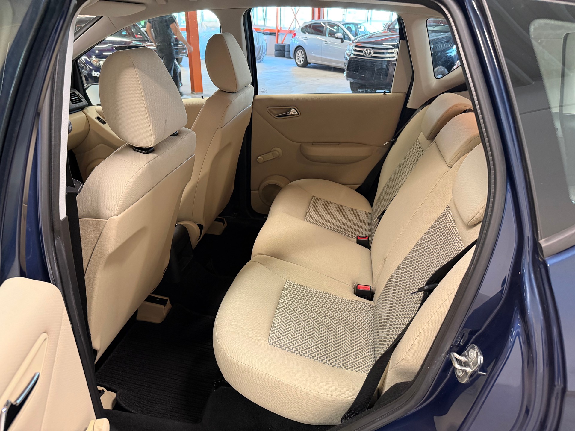 MERCEDES-BENZ A 170 Classic-image-12