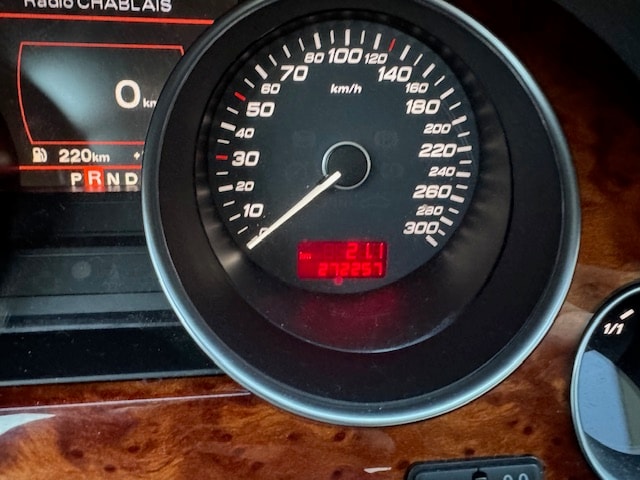 AUDI S8 5.2 V10 quattro tiptronic-image-13