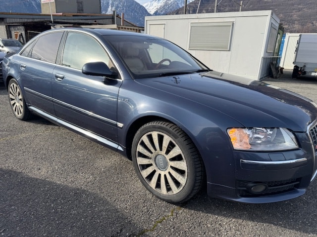 AUDI S8 5.2 V10 quattro tiptronic