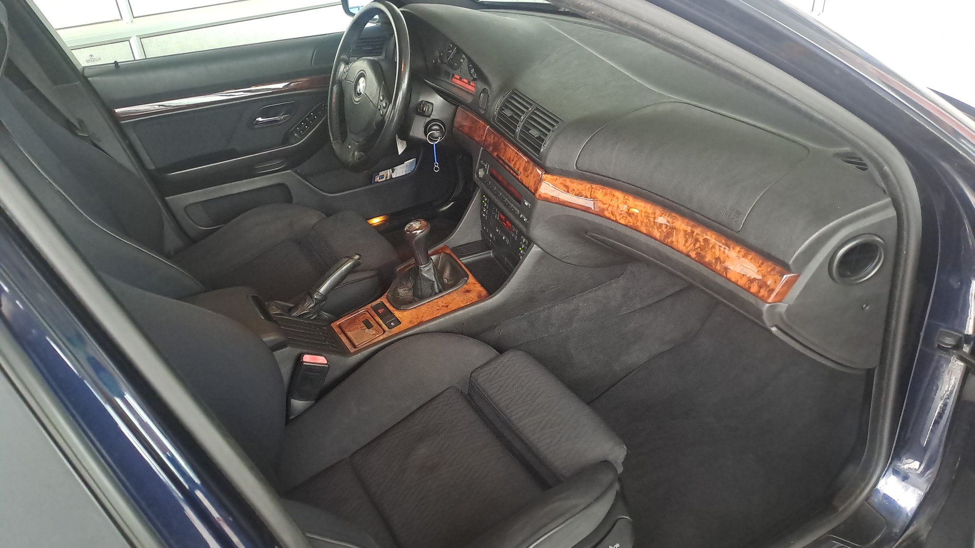 BMW 535i-image-9