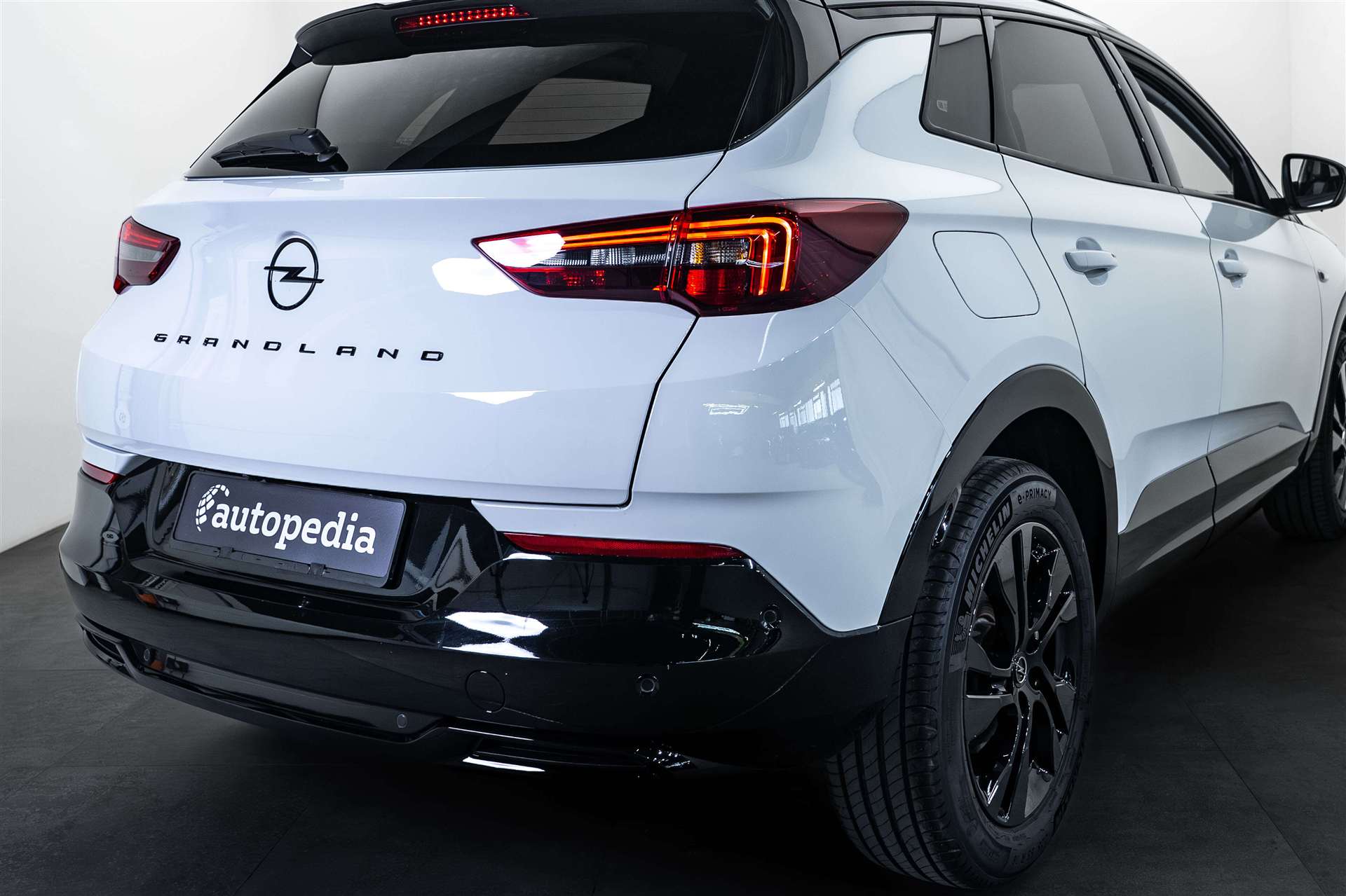 OPEL Grandland 1.2i TP GS Line Automat-showroom-element-3