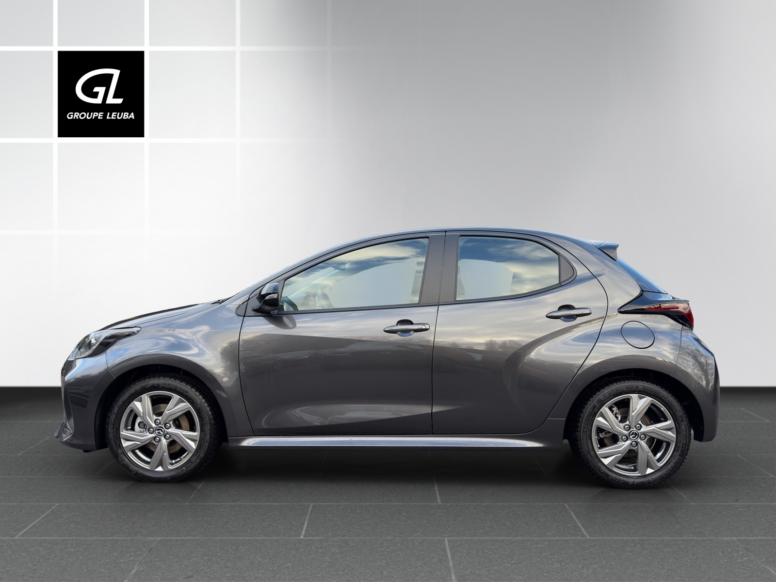 MAZDA 2 Hybrid Exclusive-line-showroom-element-2