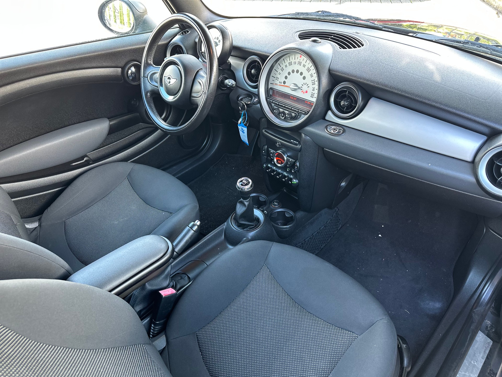MINI One Cabriolet-image-5