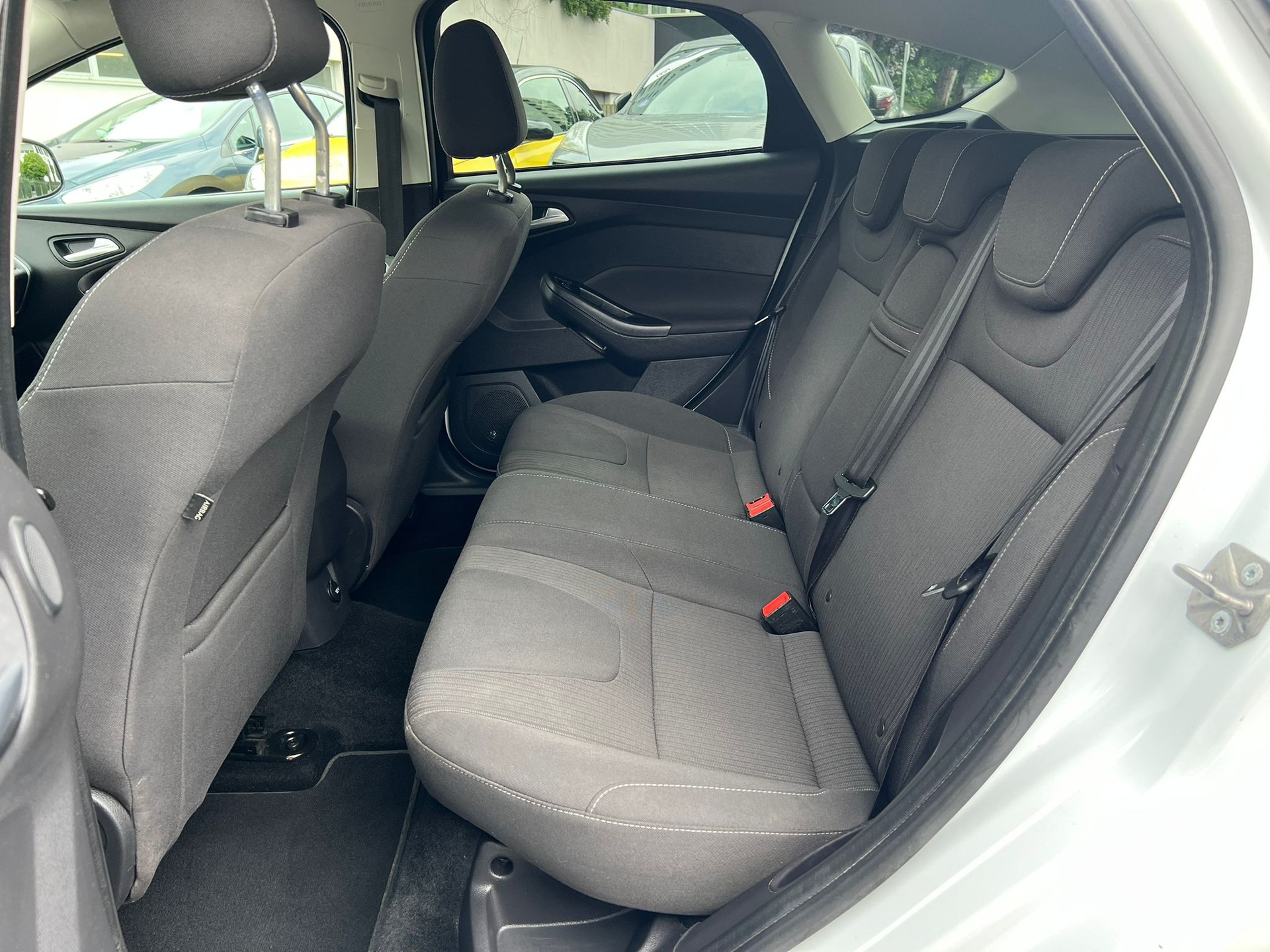 FORD Focus 1.6 SCTi Titanium-image-10