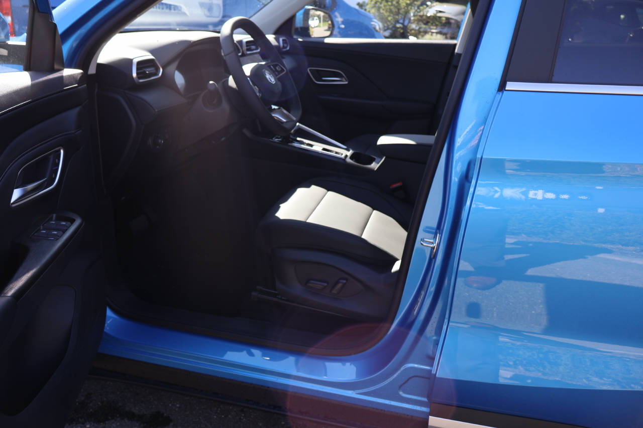 MG ZS 1.5 Hybrid+ Luxury-image-14