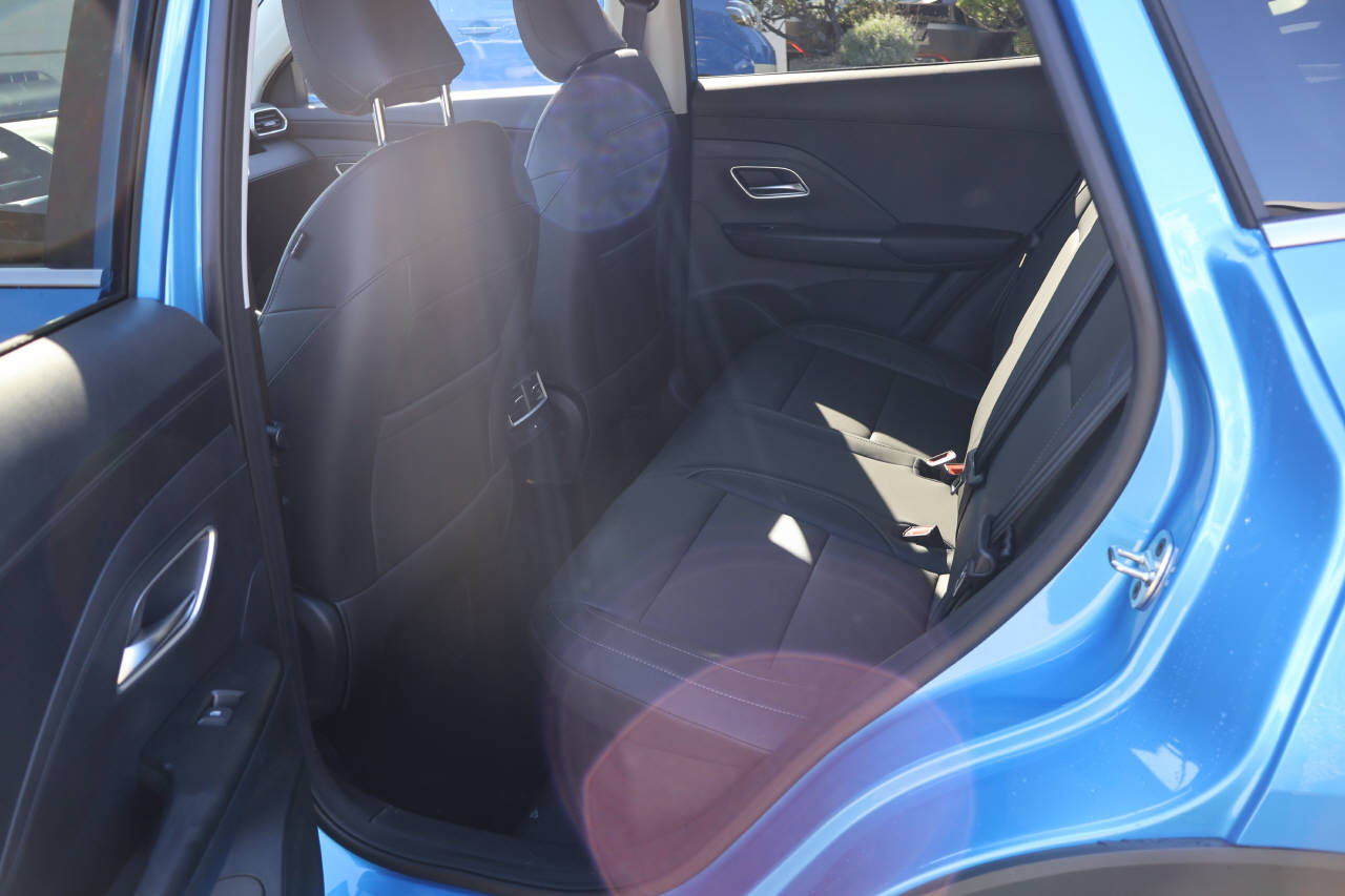 MG ZS 1.5 Hybrid+ Luxury-image-15