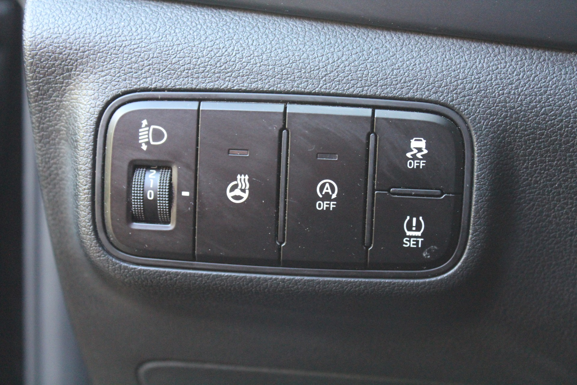 HYUNDAI i20 1.0 T-GDi Amplia DCT-image-17