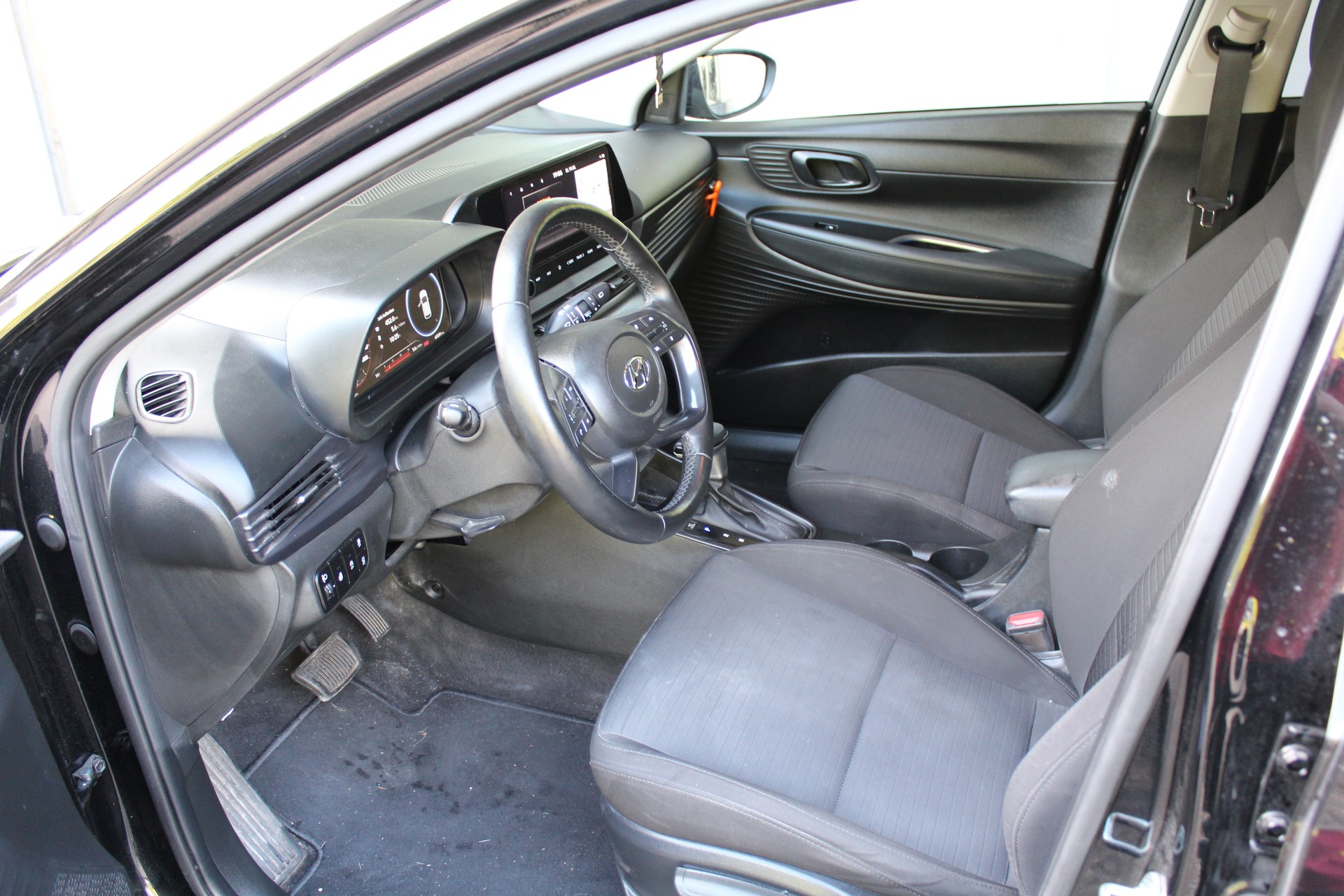 HYUNDAI i20 1.0 T-GDi Amplia DCT-image-8