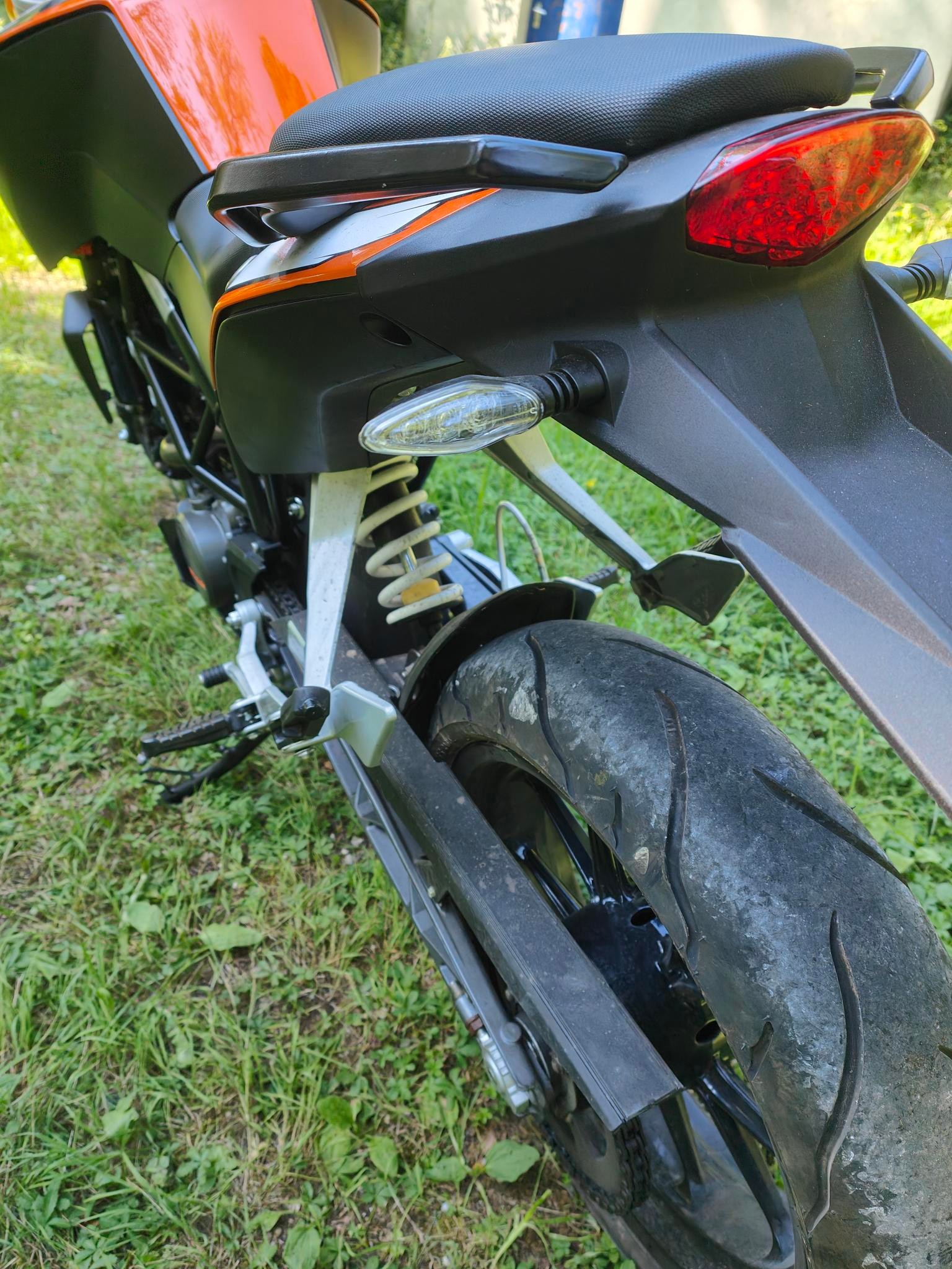 KTM 125 Duke-image-2