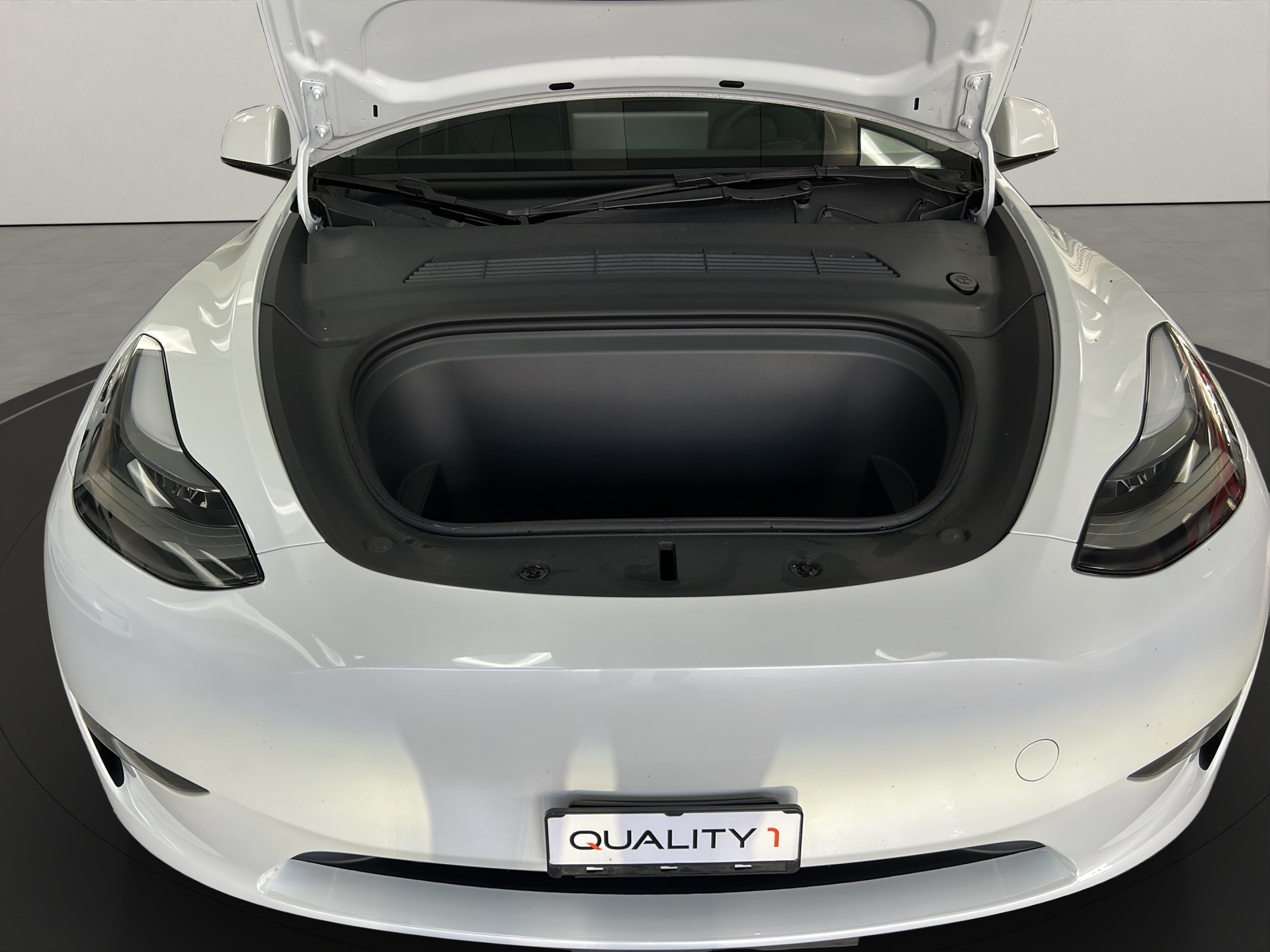 TESLA Model Y Long Range-image-8