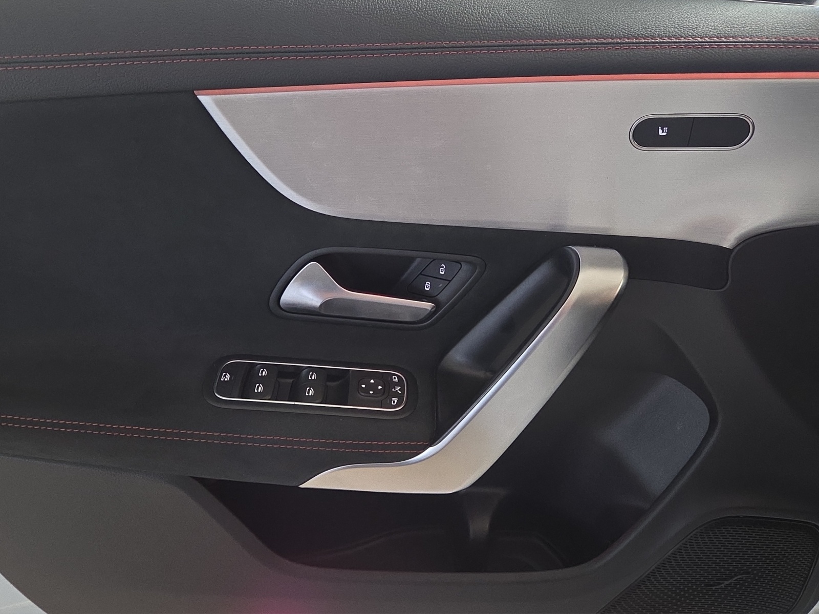 MERCEDES-BENZ CLA SB 250 AMG Line 4M 7G-image-8