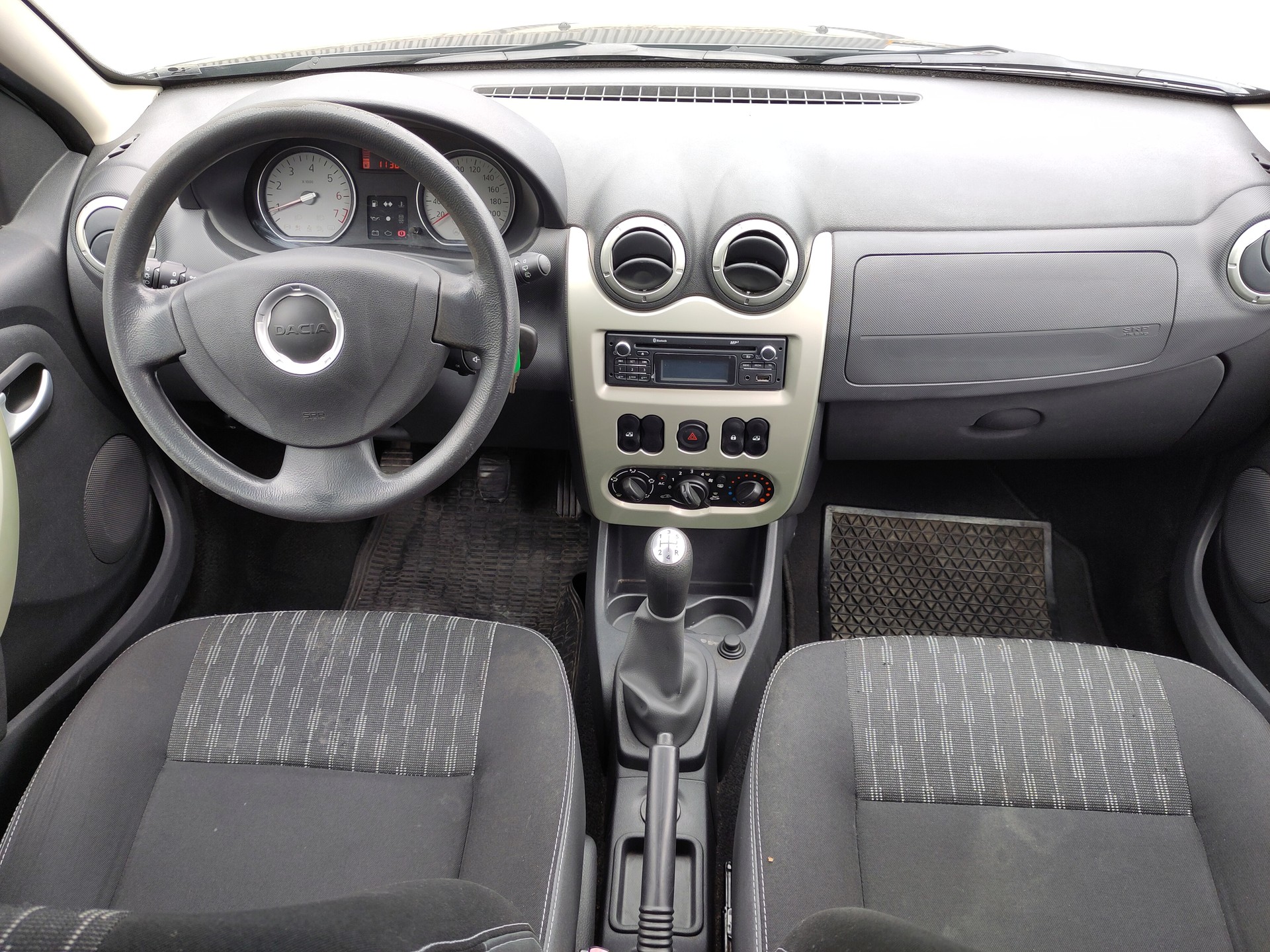 DACIA Sandero 1.6 Lauréate-image-11