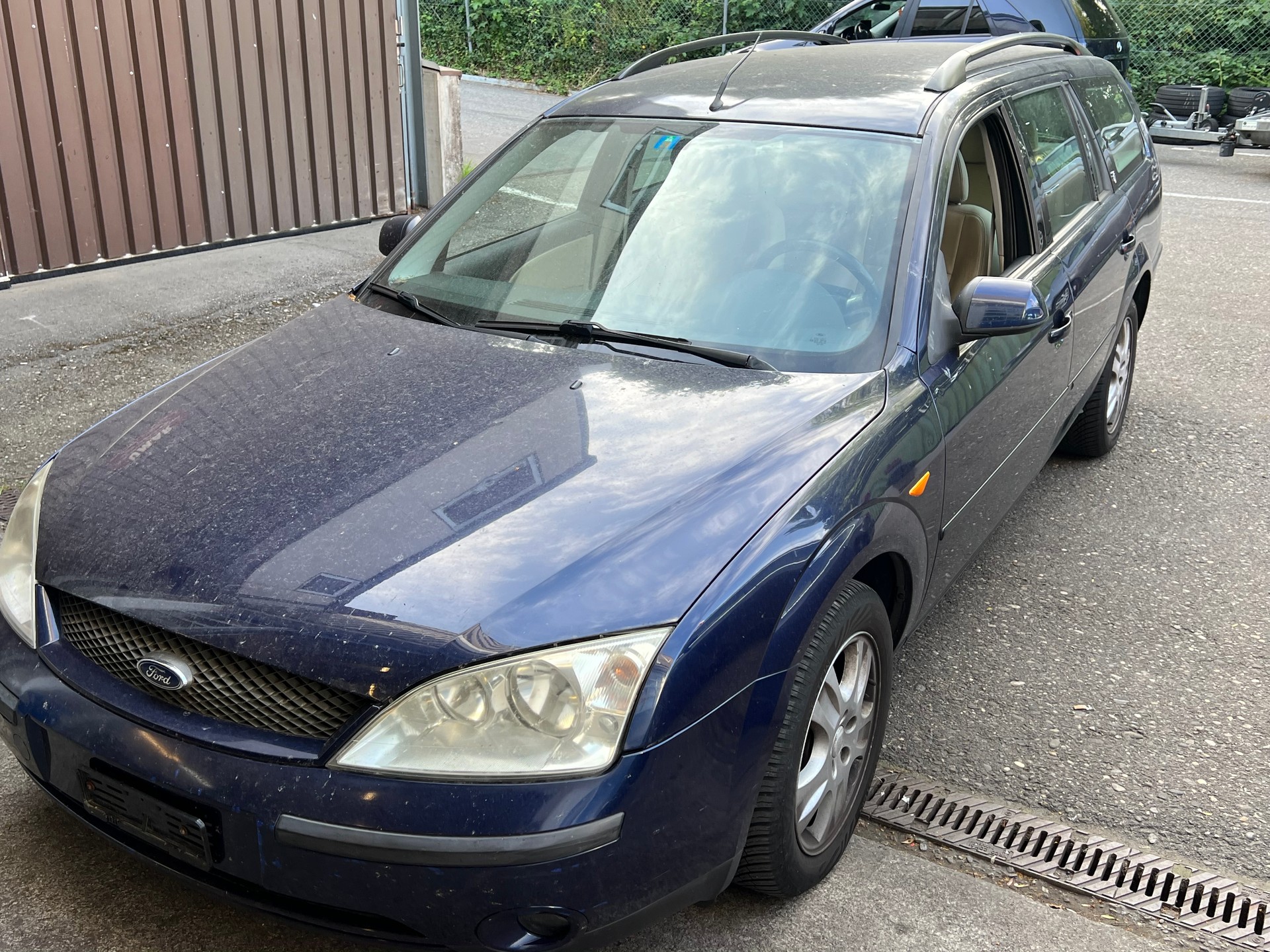 FORD Mondeo 2.0i 16V Ghia-image-1