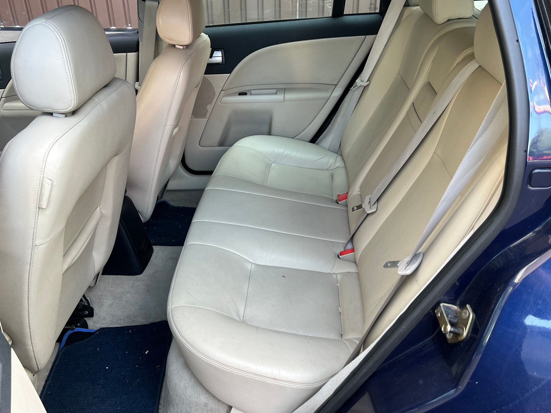 FORD Mondeo 2.0i 16V Ghia-image-3