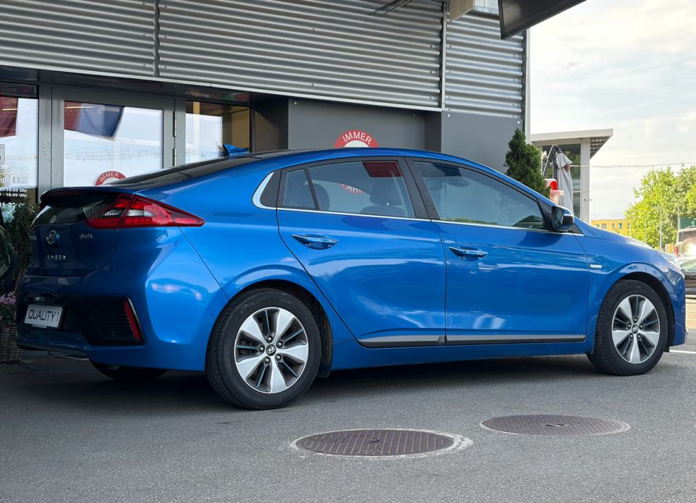 HYUNDAI Ioniq 1.6 GDi Plug-In Hybrid EXklusiv-showroom-element-2