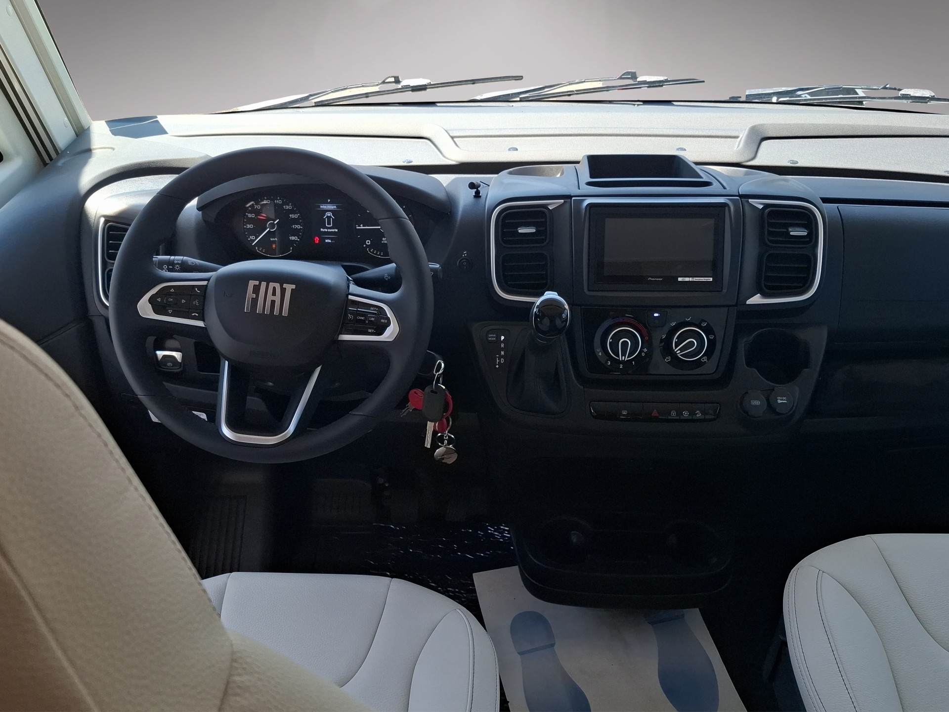 RAPIDO 854F-image-3