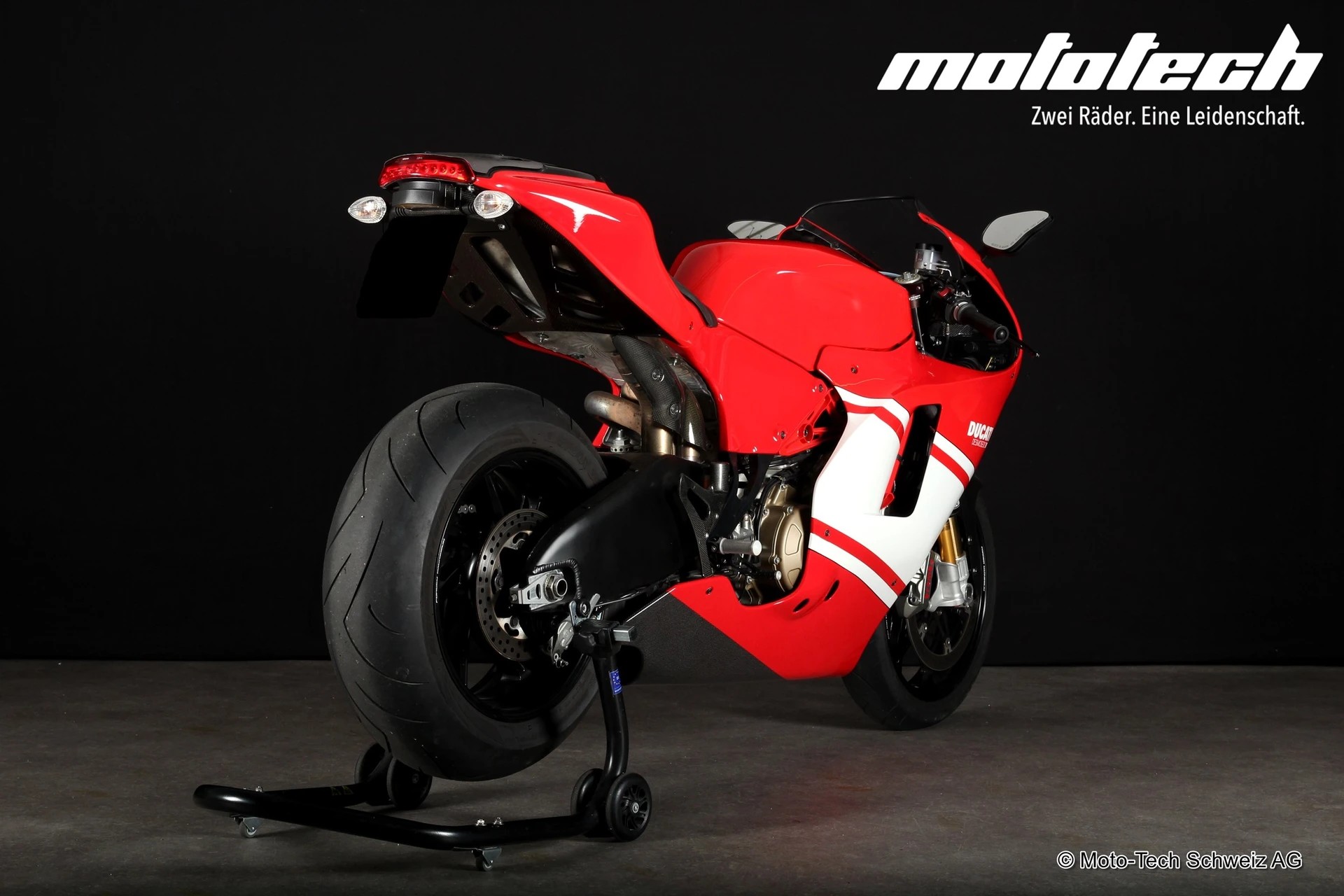 DUCATI DESMOSEDICI RR-image-2