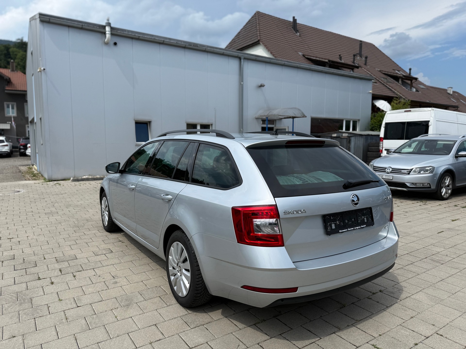 SKODA Octavia Combi 2.0 TDI Ambition 4x4 DSG-image-7