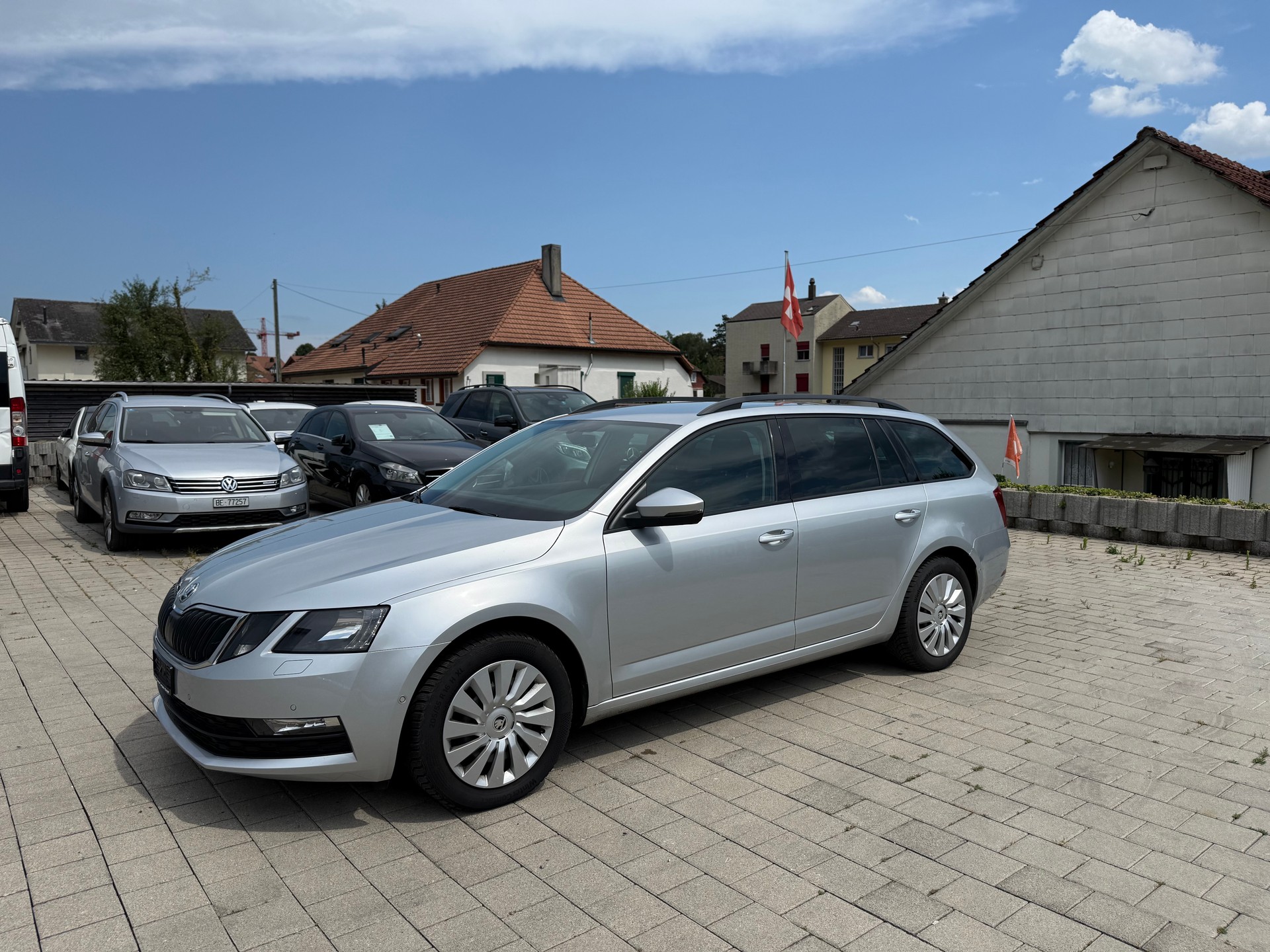 SKODA Octavia Combi 2.0 TDI Ambition 4x4 DSG-image-10