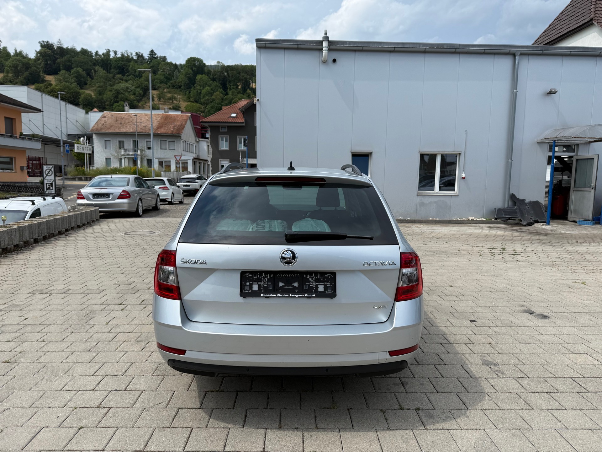 SKODA Octavia Combi 2.0 TDI Ambition 4x4 DSG-image-6