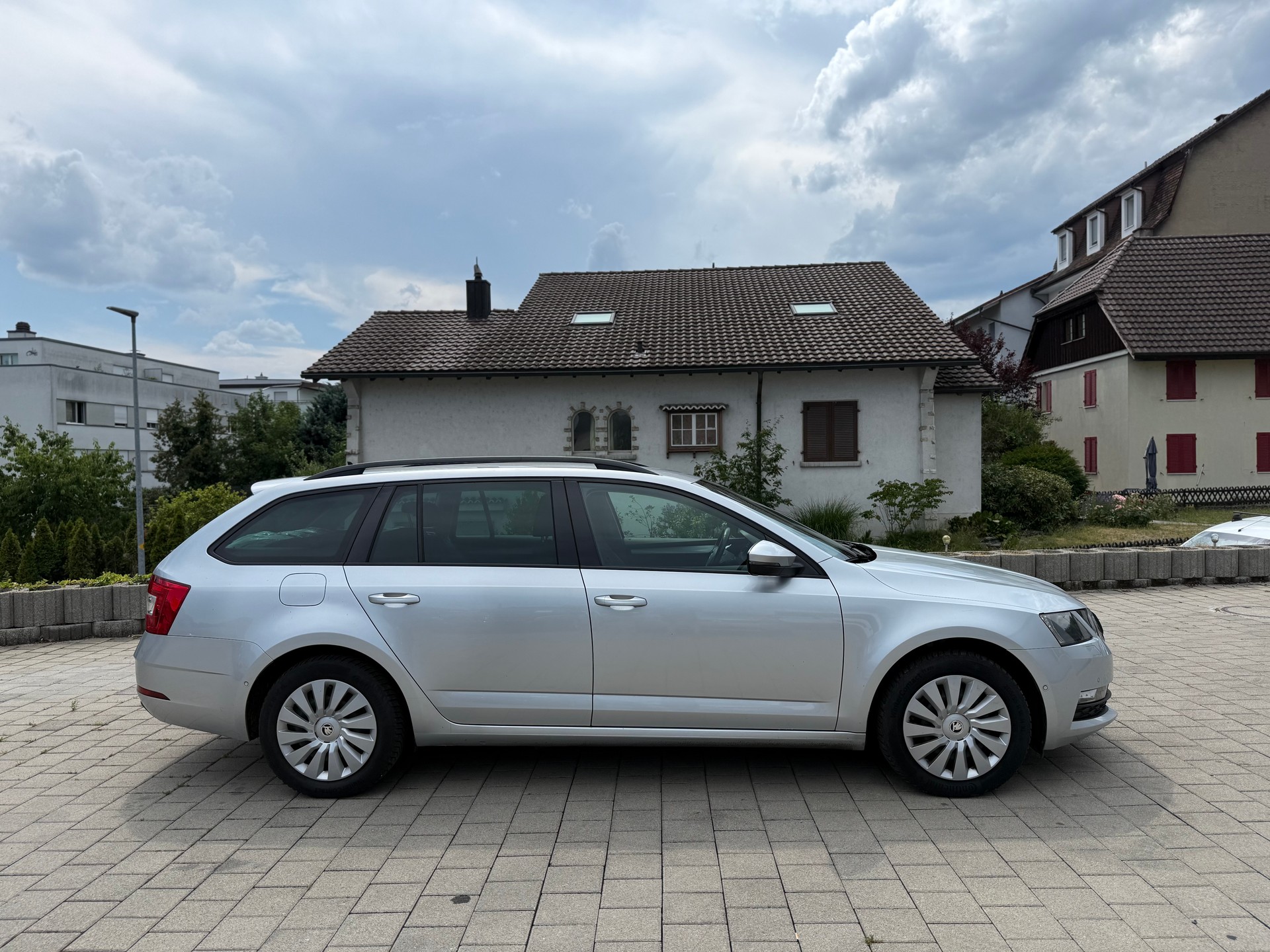 SKODA Octavia Combi 2.0 TDI Ambition 4x4 DSG-showroom-element-3
