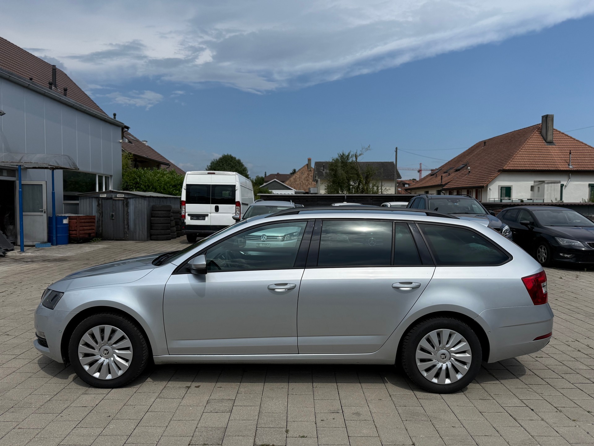SKODA Octavia Combi 2.0 TDI Ambition 4x4 DSG-image-9