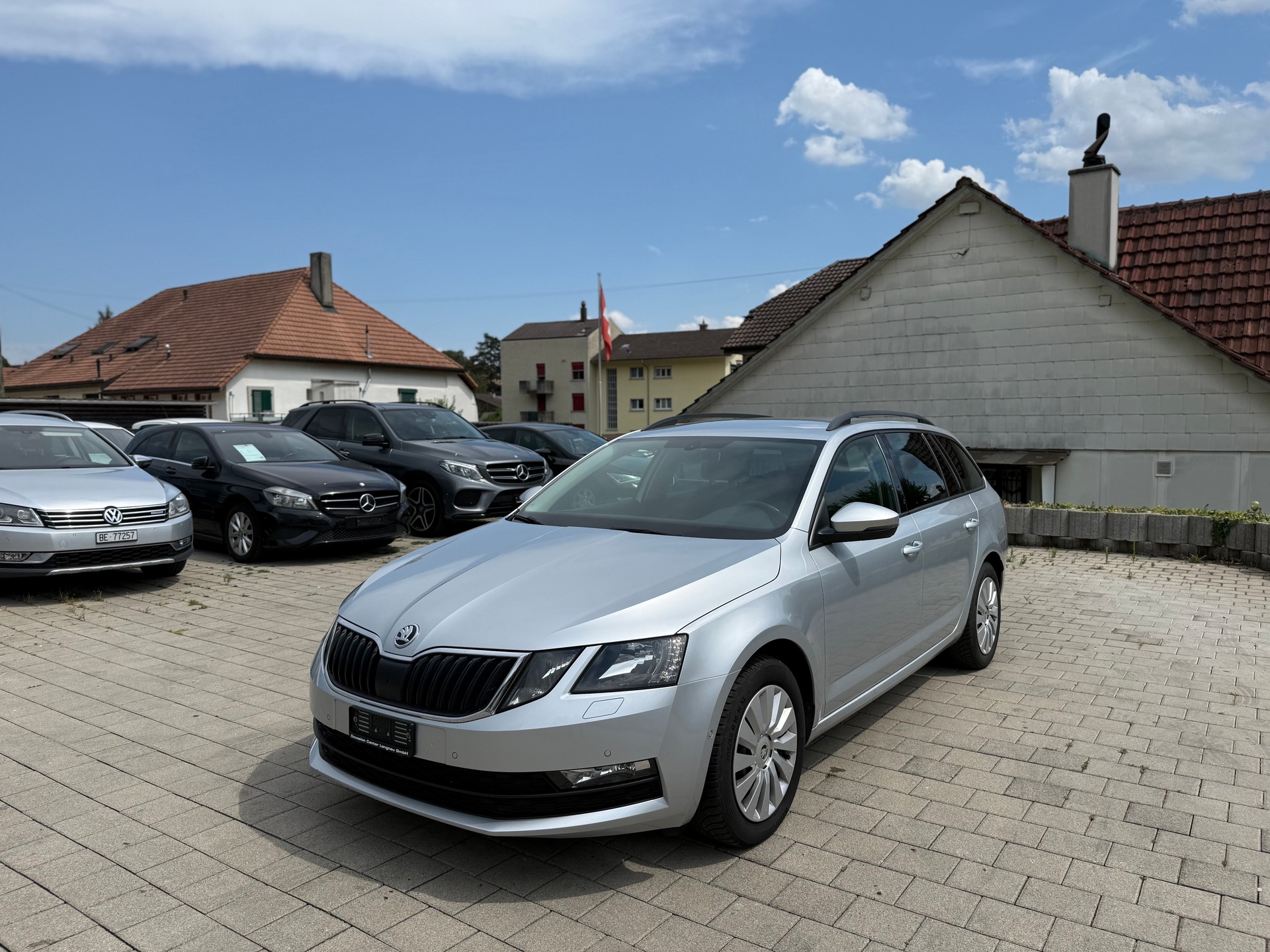 SKODA Octavia Combi 2.0 TDI Ambition 4x4 DSG-image-11