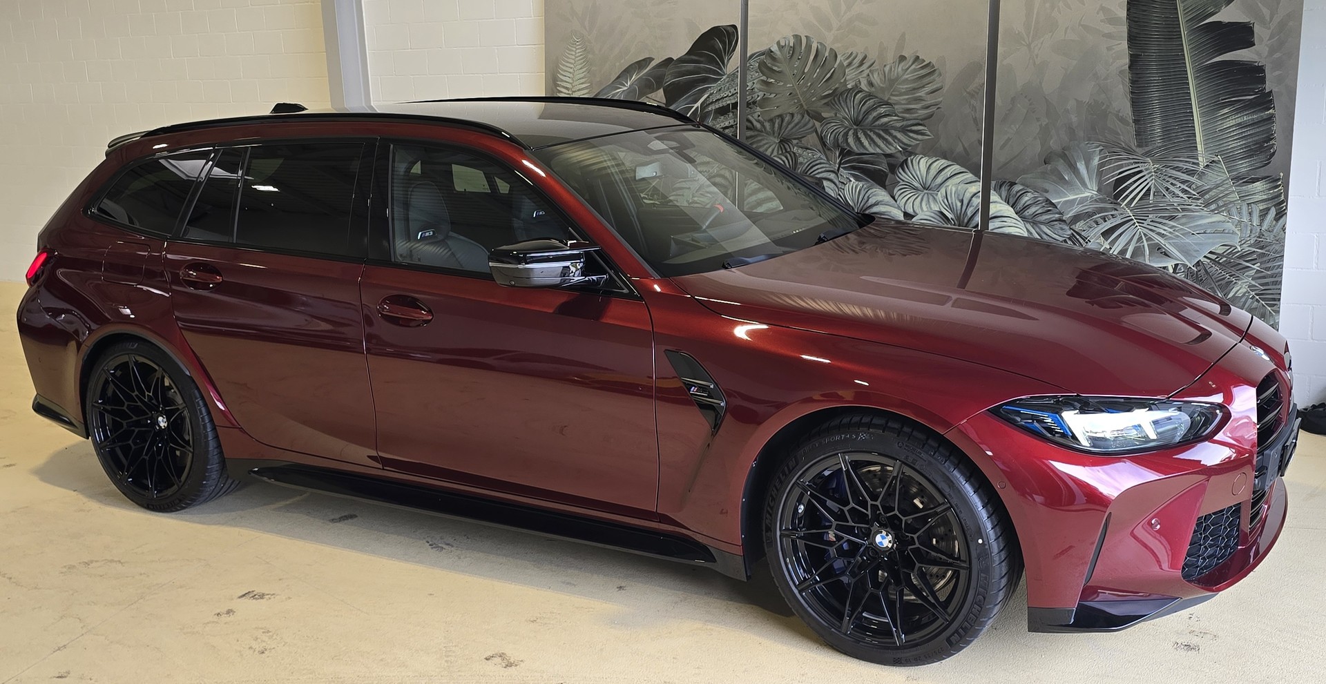 BMW M3 Touring xDrive Competition M-showroom-element-3