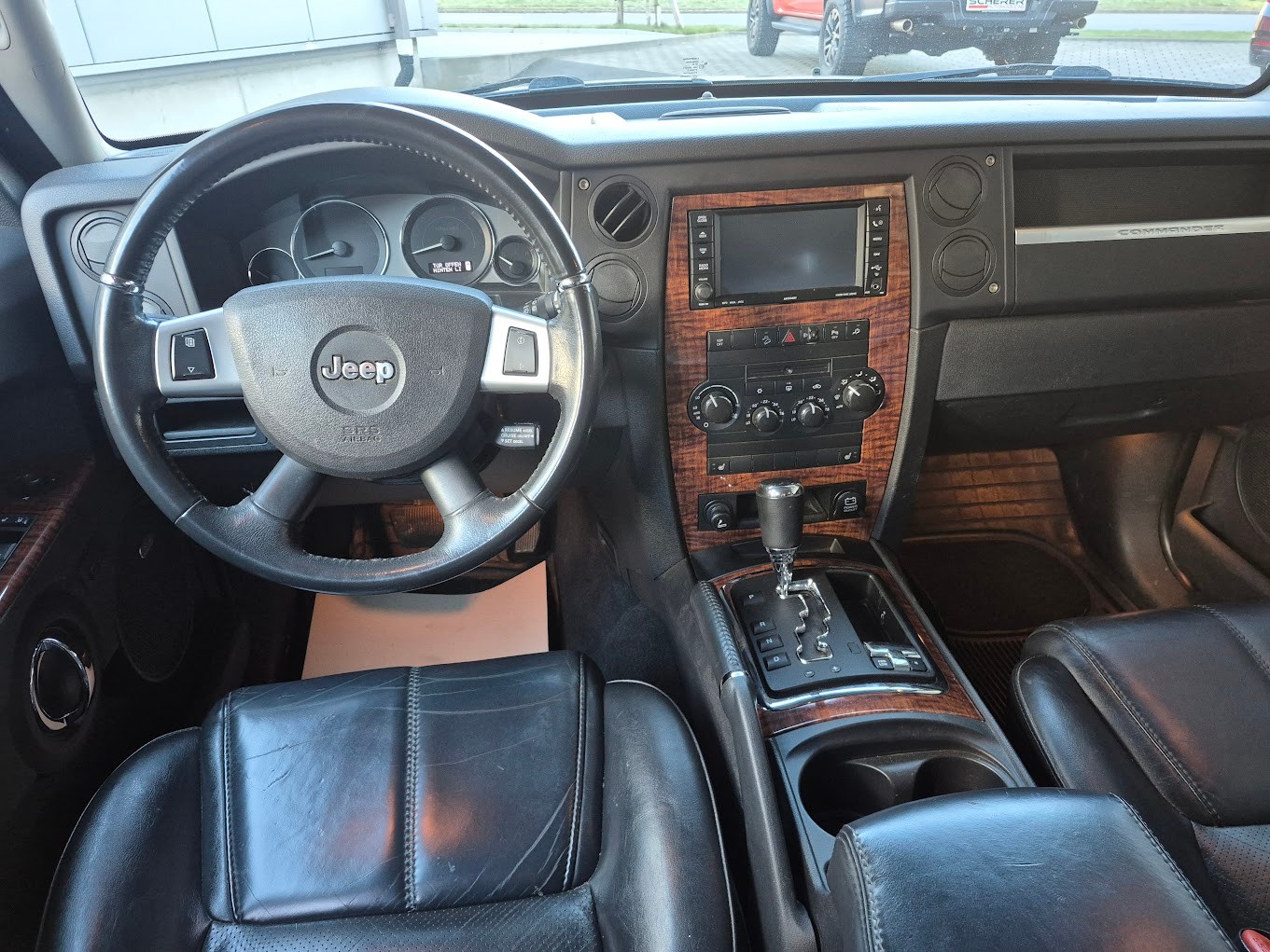 JEEP Commander 3.0 CRD Limited Automatic-image-10