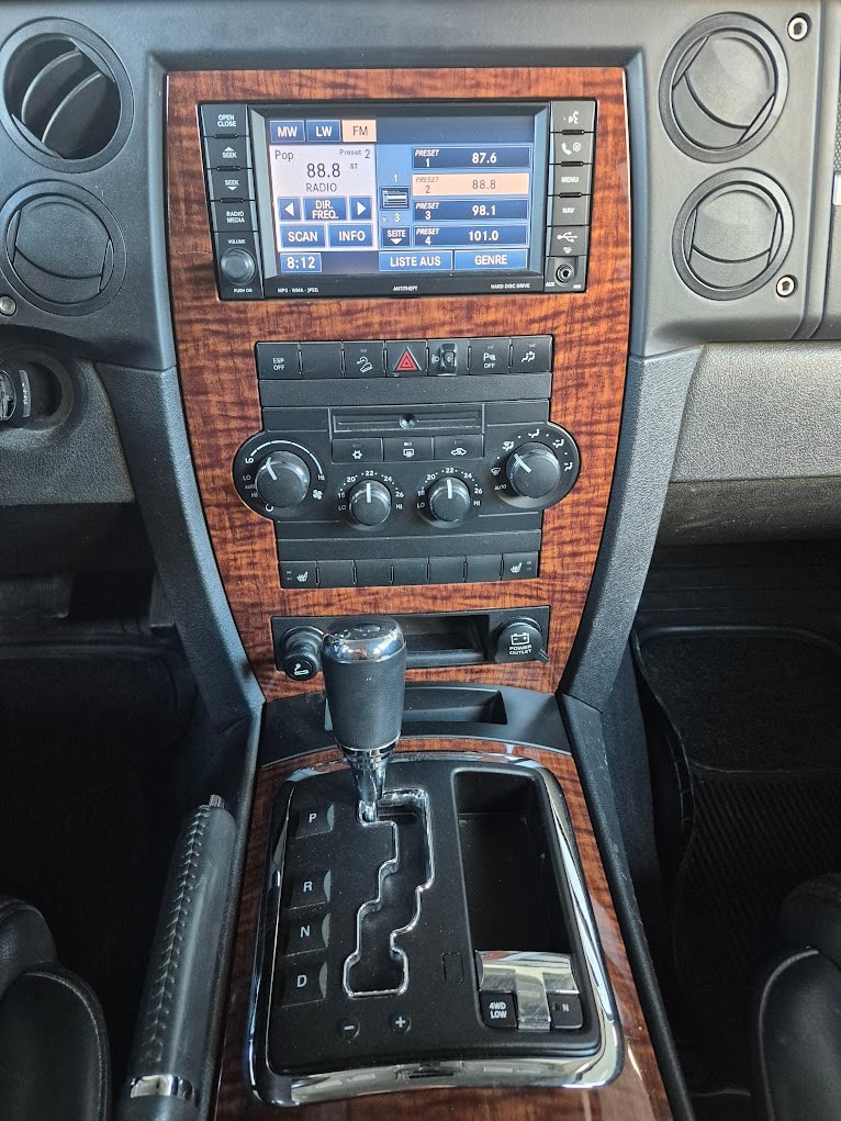 JEEP Commander 3.0 CRD Limited Automatic-image-11