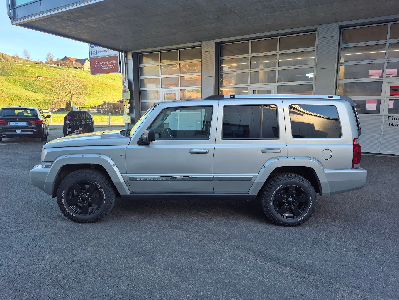 JEEP Commander 3.0 CRD Limited Automatic-image-1