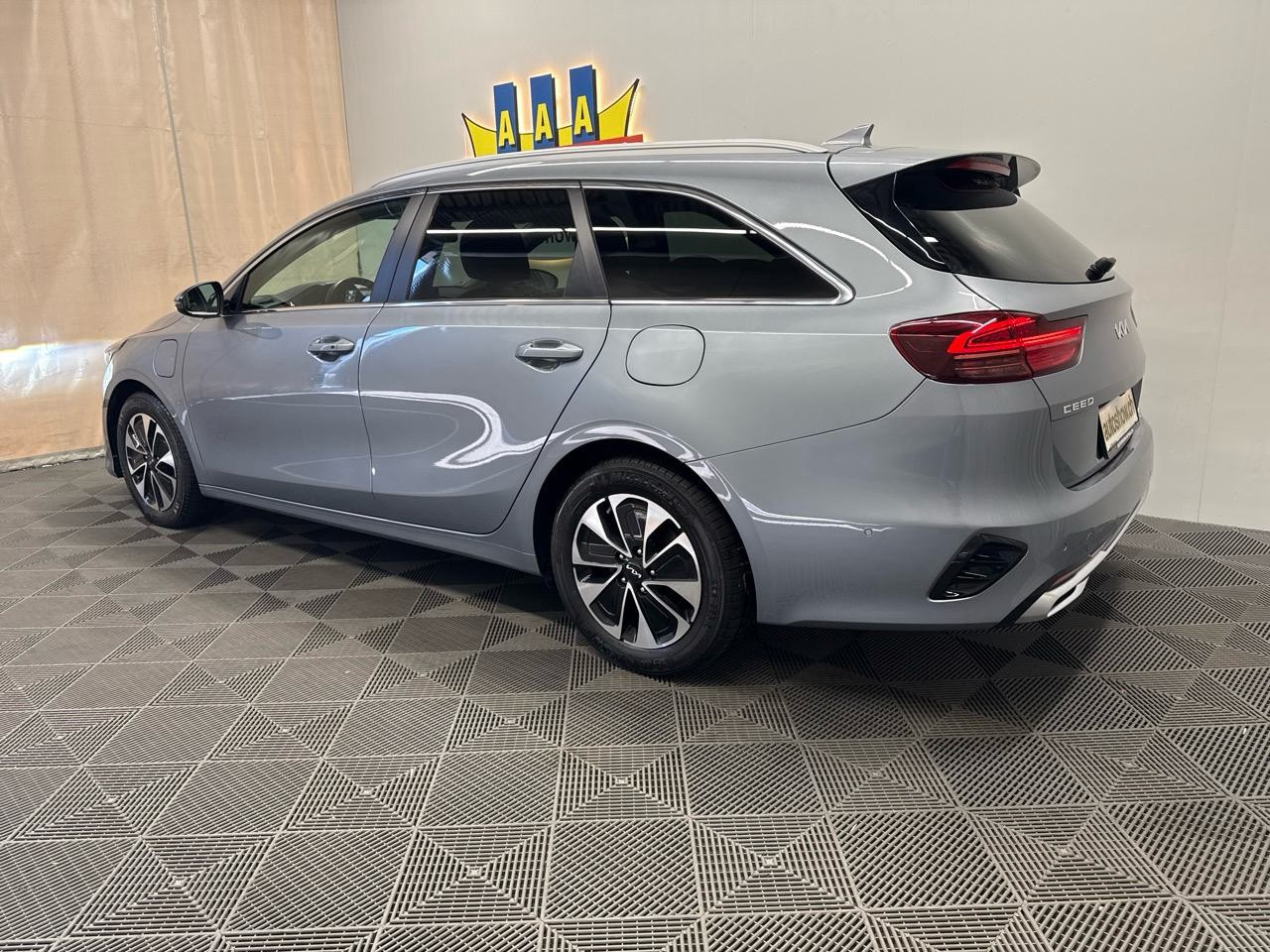 KIA Ceed Sportswagon 1.6 GDi Plug-in Hybrid Style DCT-showroom-element-1