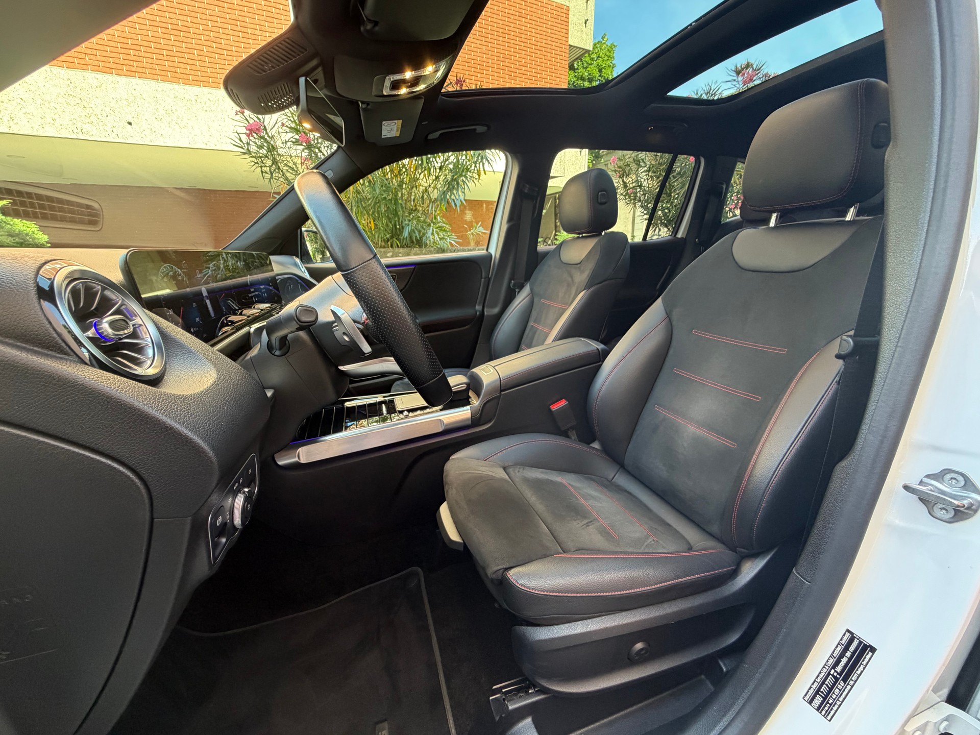 MERCEDES-BENZ GLB 200 AMG Line 7G-Tronic-image-8