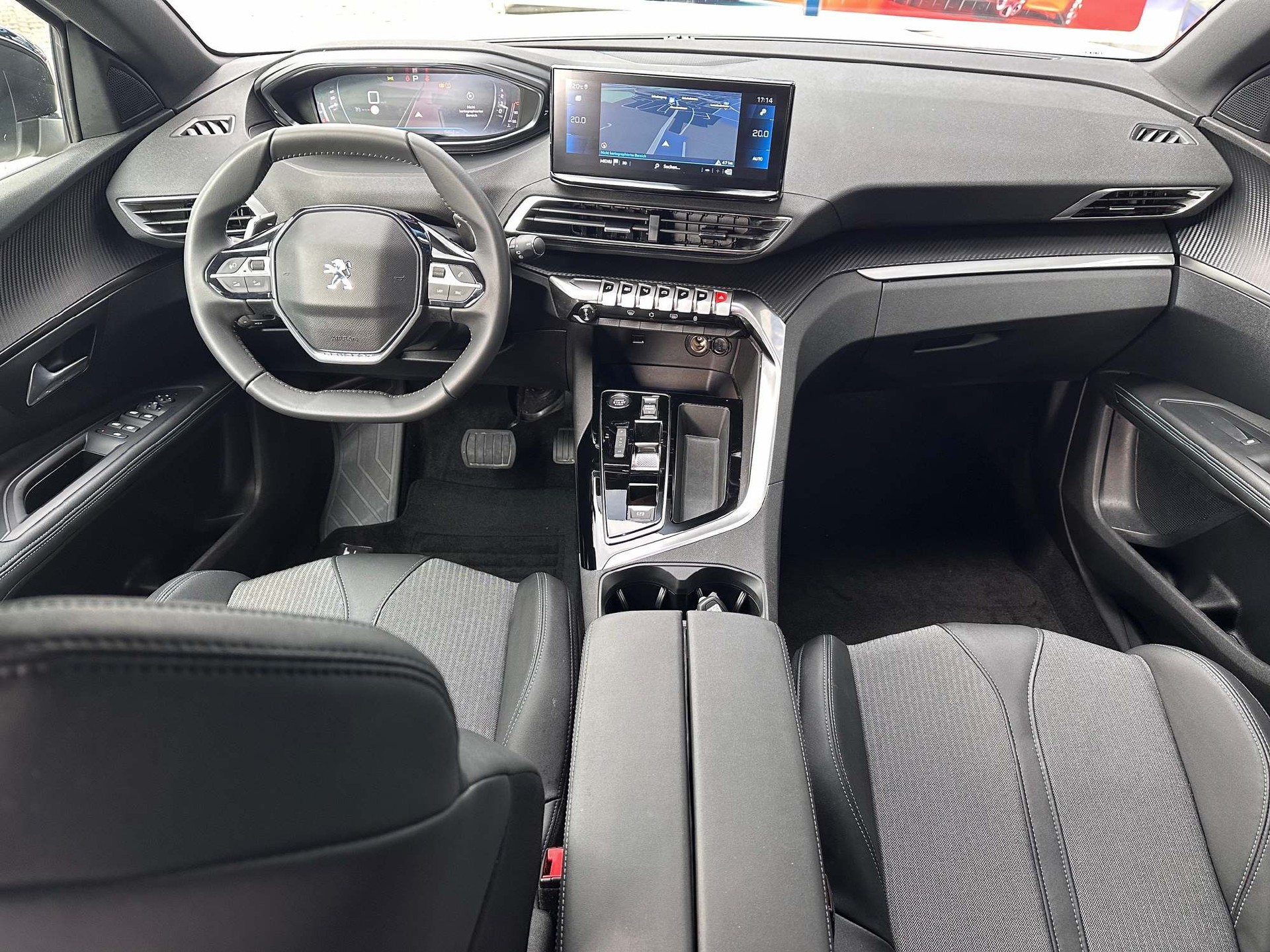 PEUGEOT 5008 1.2 PureTech 7-Plätzer *5 Jahre Werksgarantie* Allure Pack-image-8