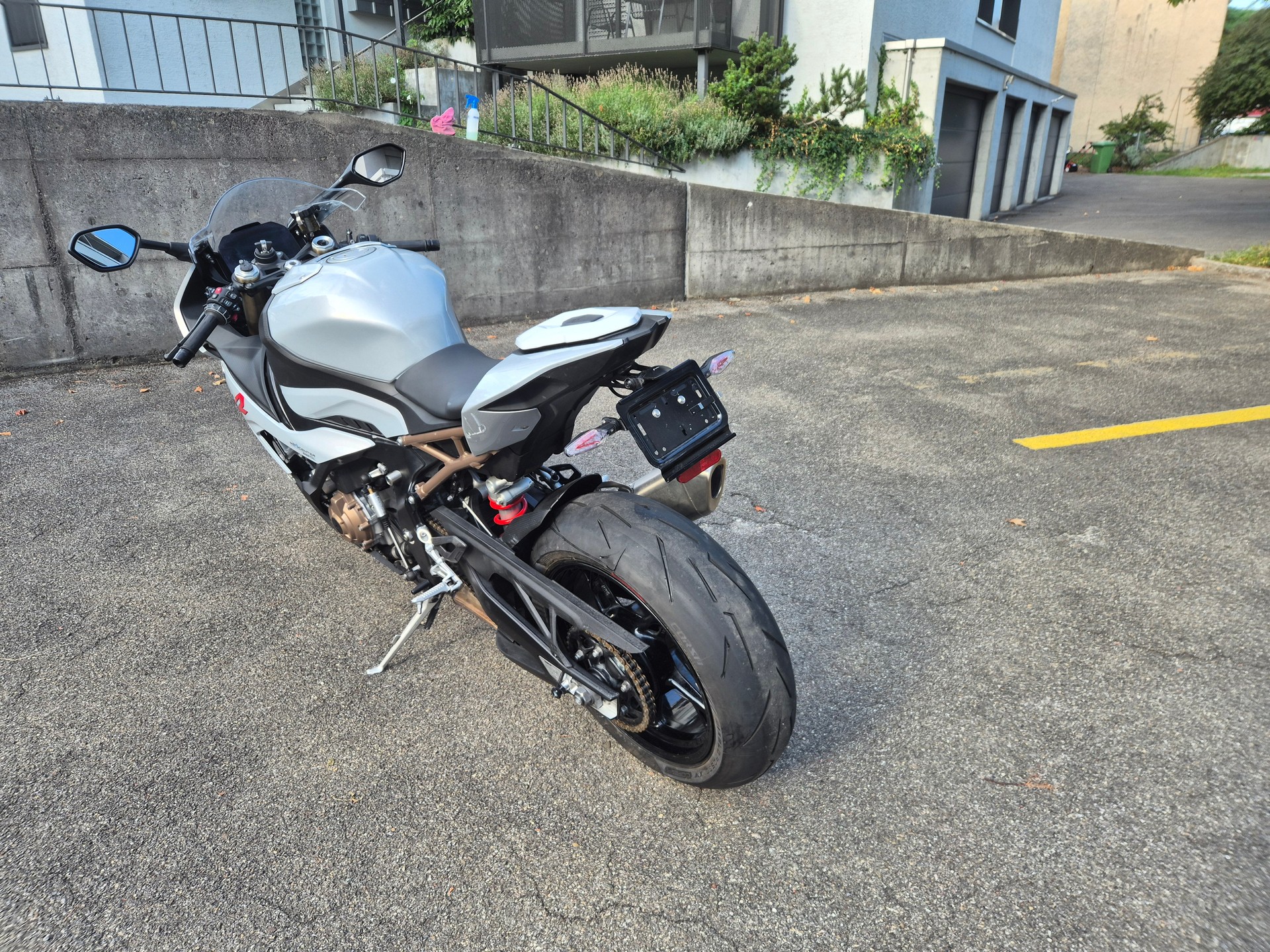 BMW S 1000 RR-image-2