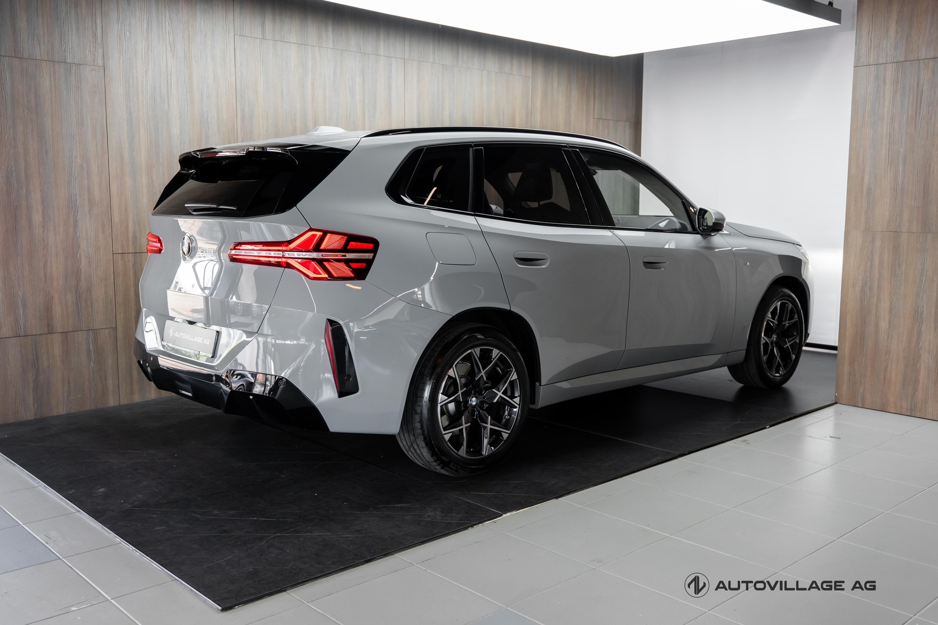 BMW X3 xDrive 48V 20d M Sport-showroom-element-1