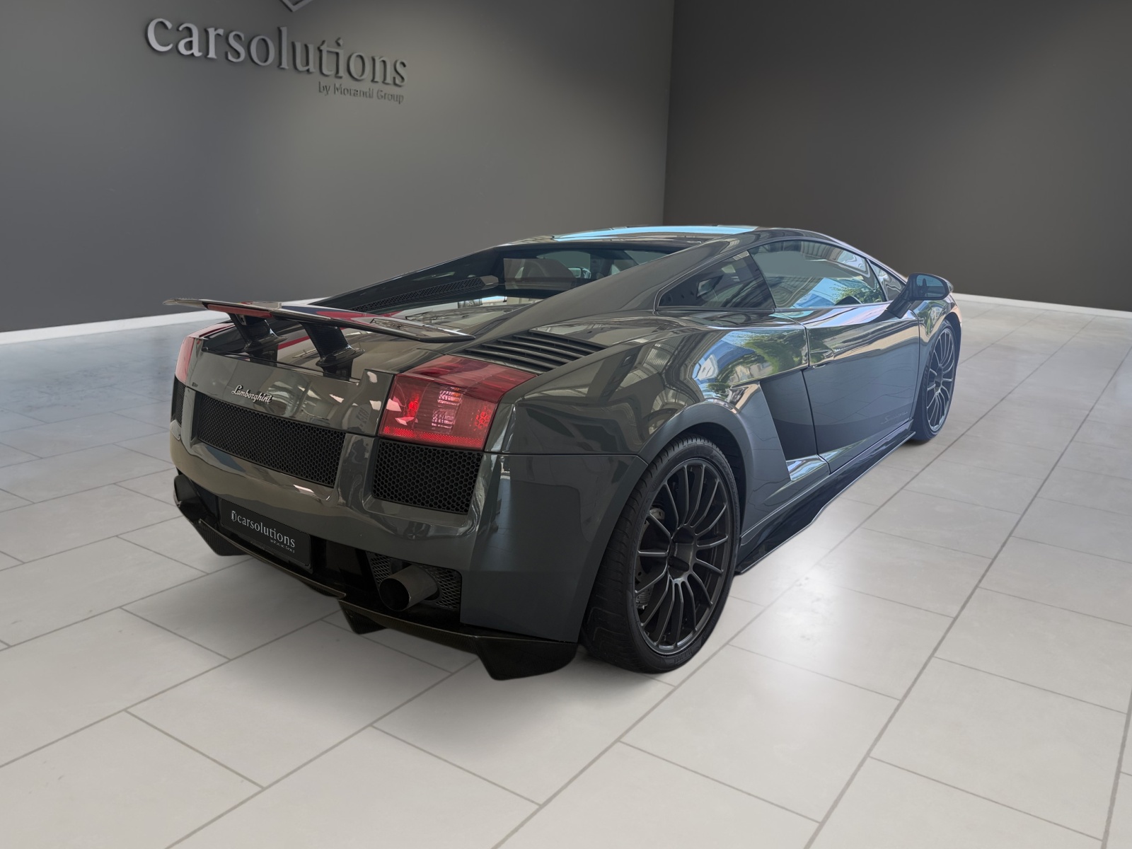 LAMBORGHINI Superleggera-showroom-element-3