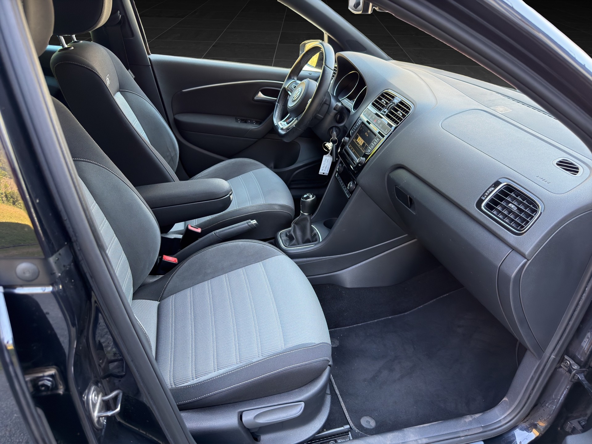 VW Polo 1.2 TSI BMT Allstar R-Line-image-10