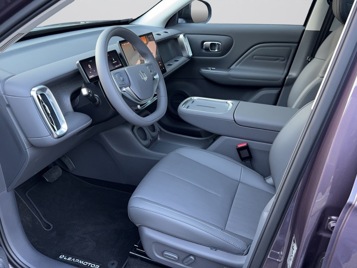 LEAPMOTOR B10 1.5 Hybrid EV-image-5