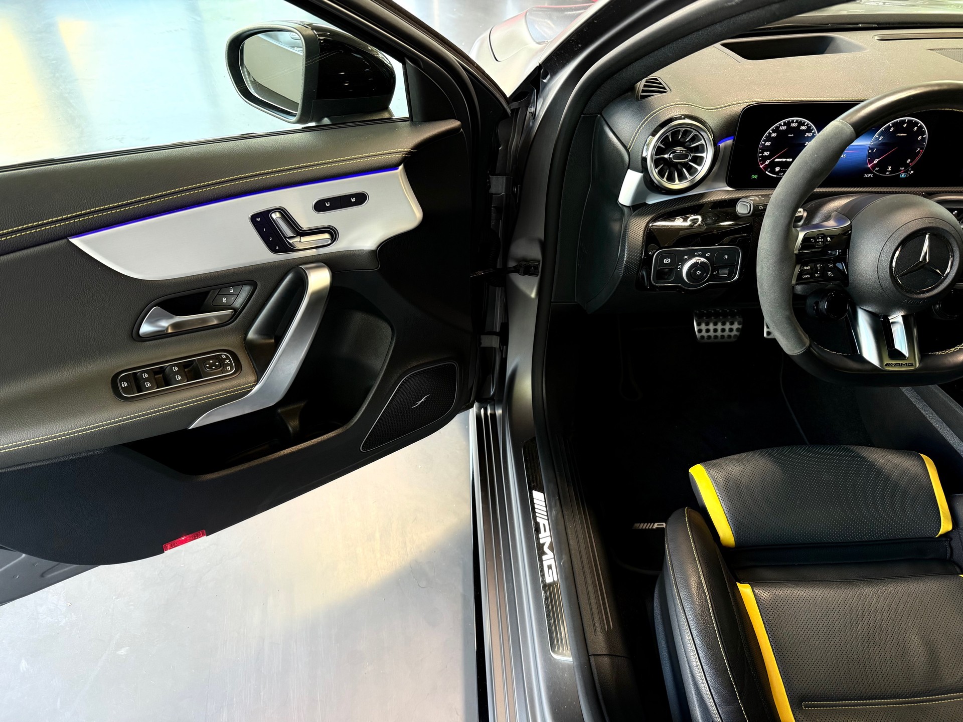 MERCEDES-BENZ A AMG 45 S 4Matic+ 8G-DCT-image-10