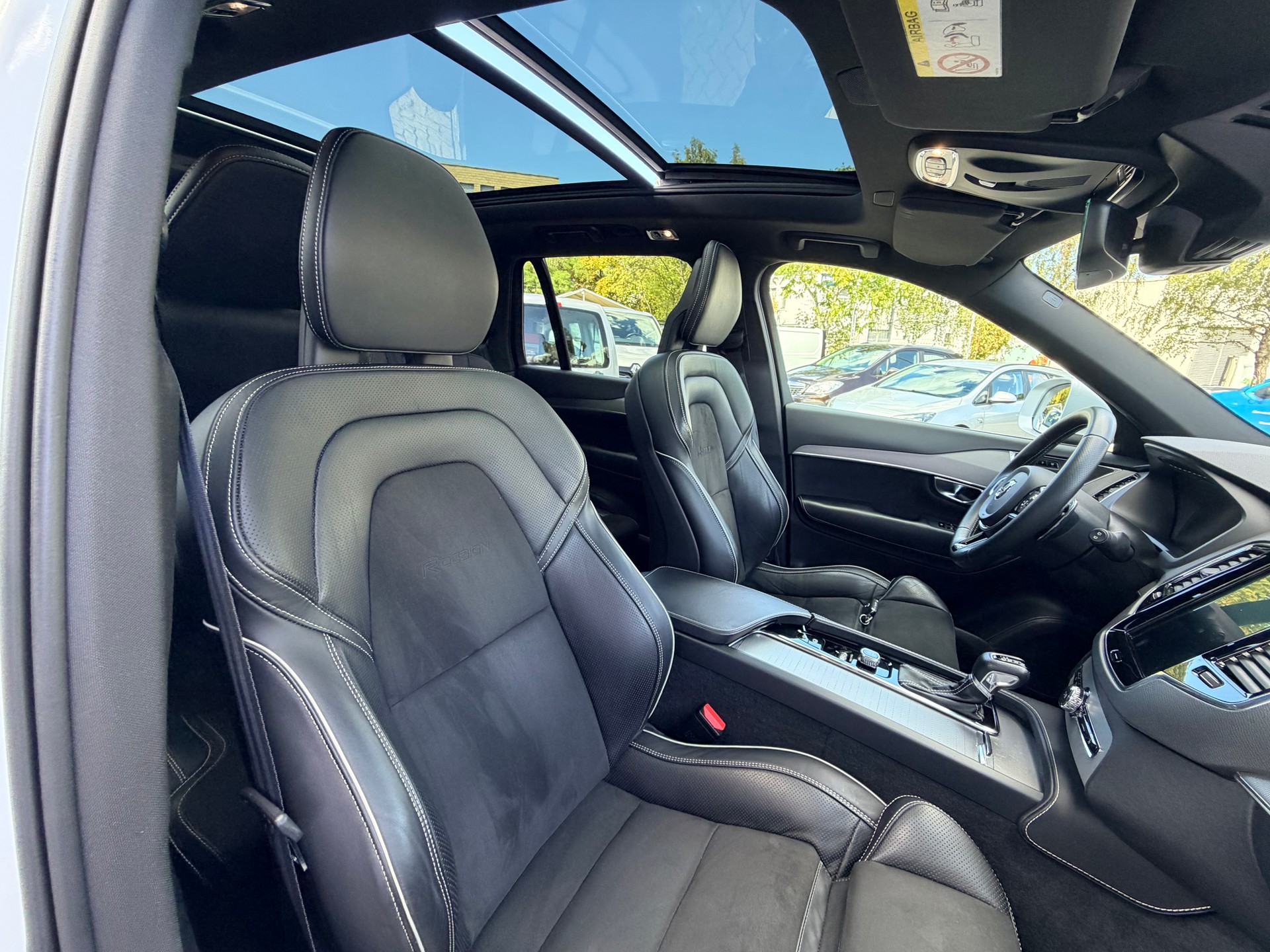 VOLVO XC90 D5 AWD R-Design Geartronic-image-10