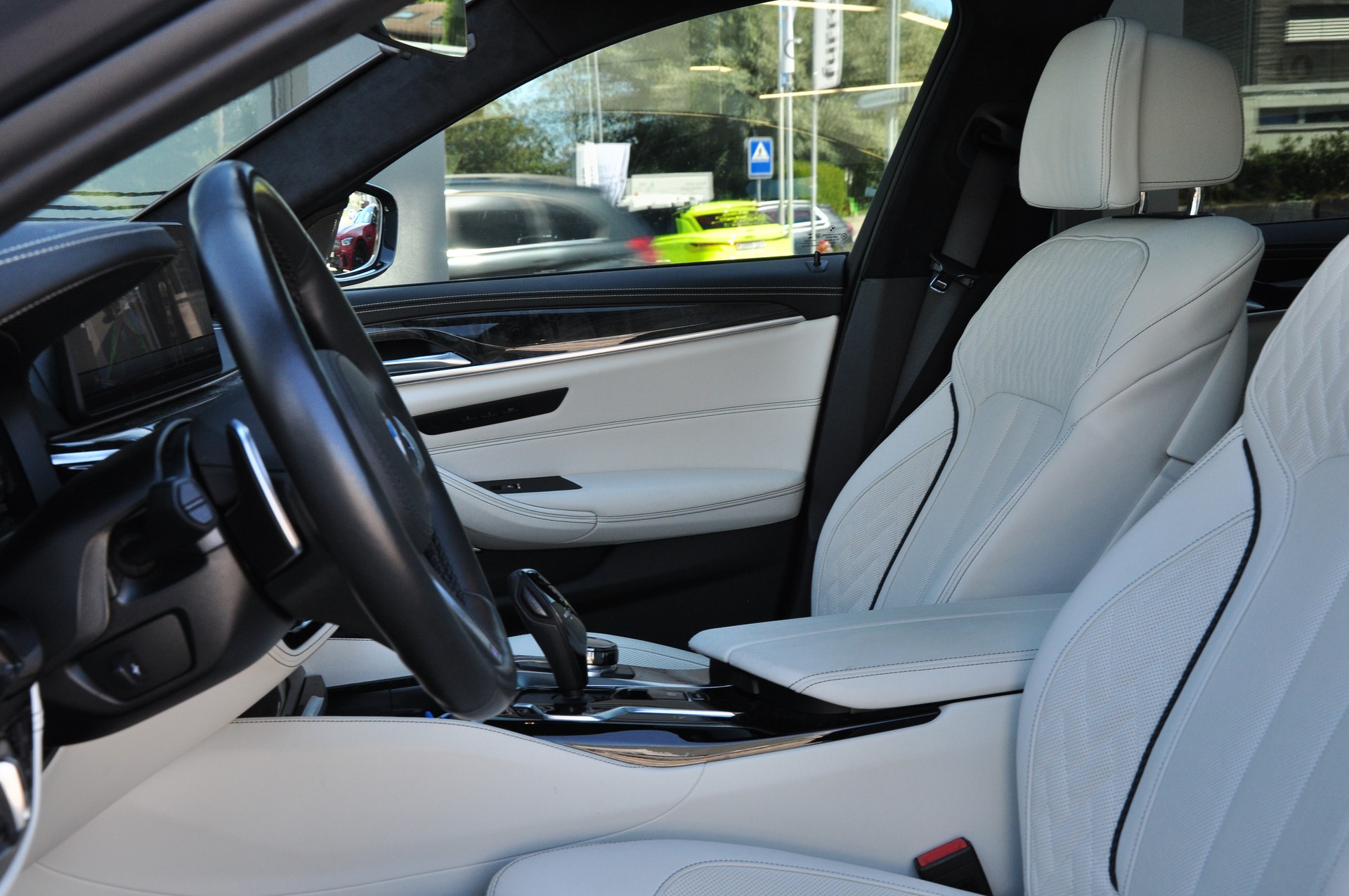 BMW 540d xDrive 48V M Sport Steptronic-image-19