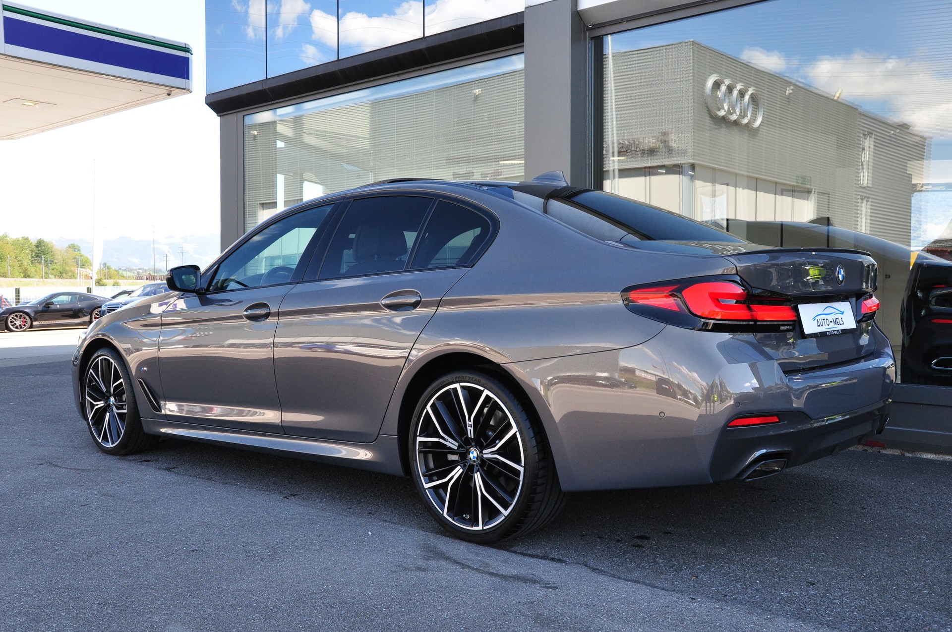 BMW 540d xDrive 48V M Sport Steptronic-image-5