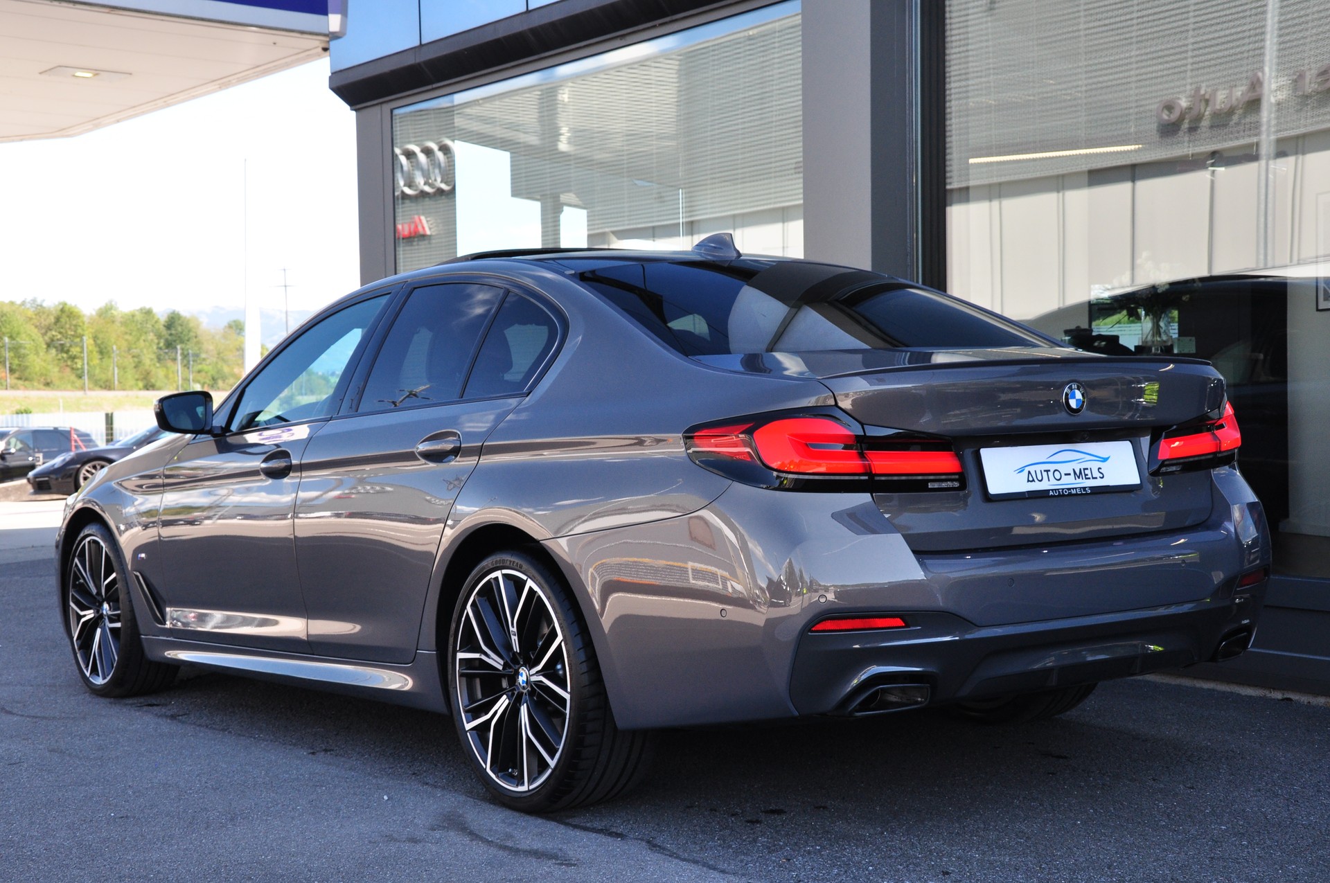 BMW 540d xDrive 48V M Sport Steptronic-image-6